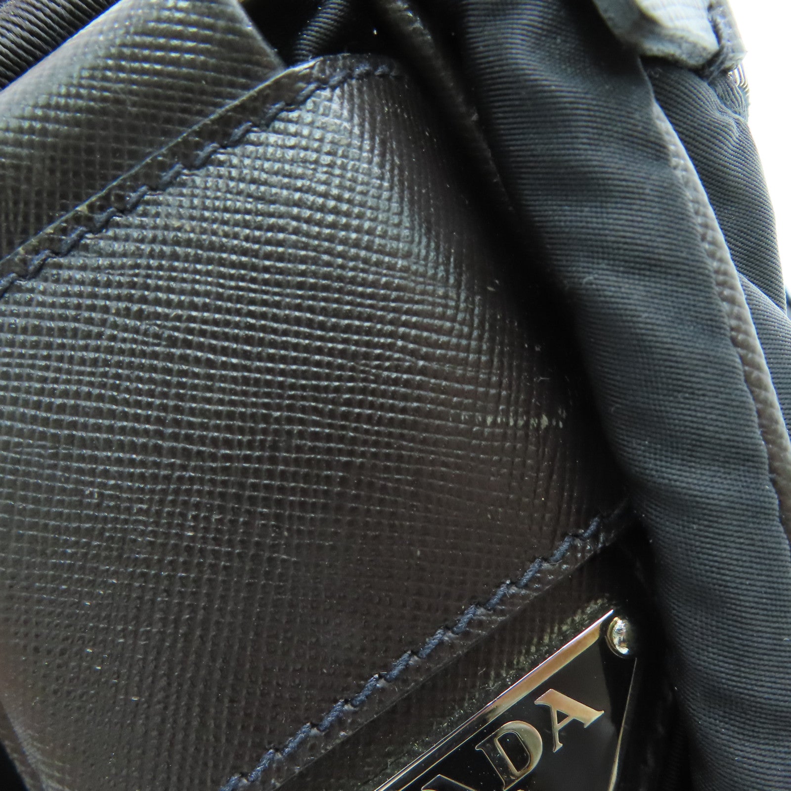 PRADA 尼龍Shoulder Bag銀色肩背袋黑色