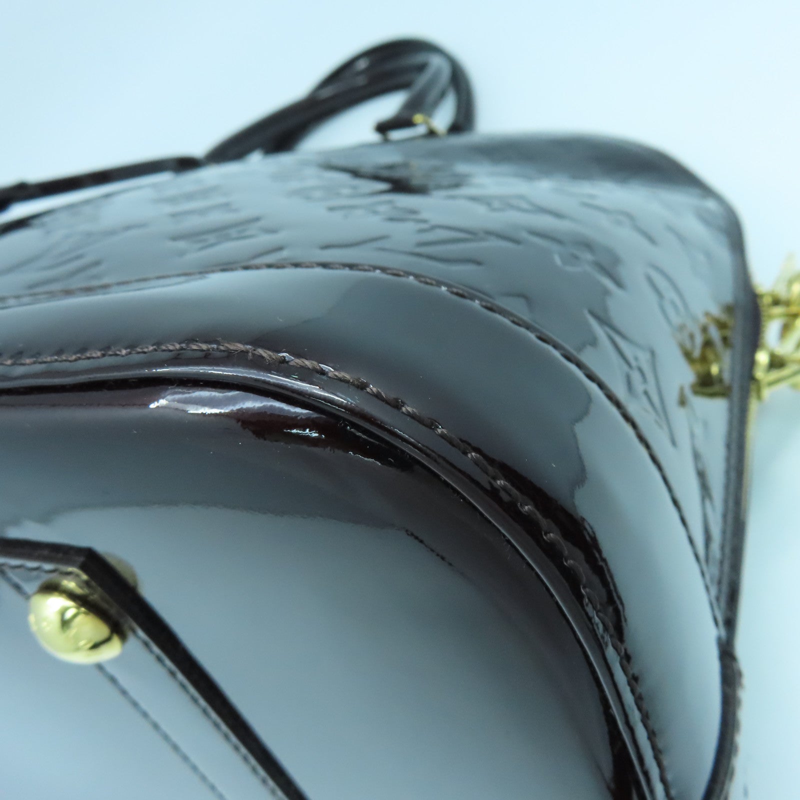 LOUIS VUITTON Monogram Vernis Alma GM金扣手挽袋紫色