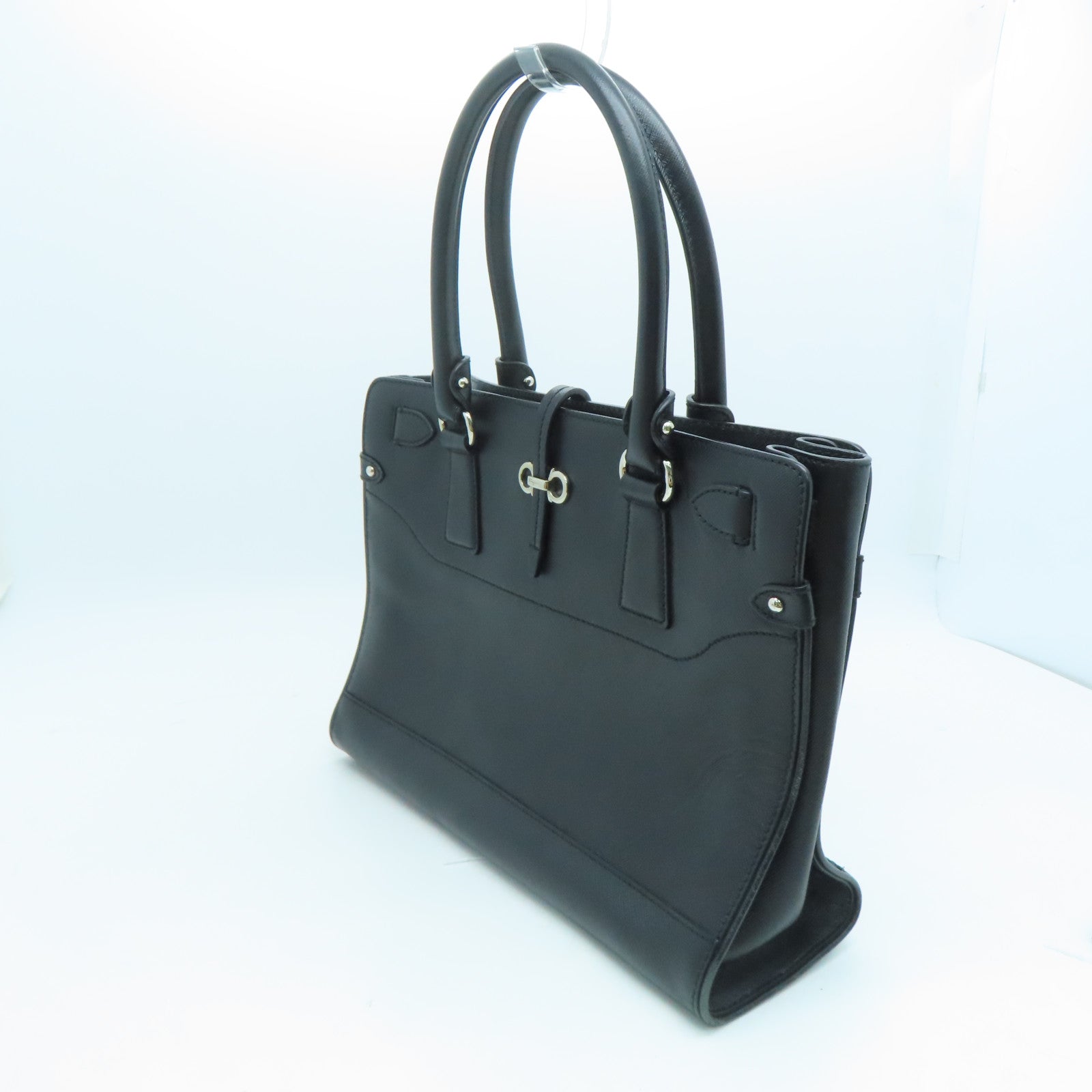 Salvatore Ferragamo 【激減優惠】牛皮皮革Hand Bag銀扣手挽袋黑色