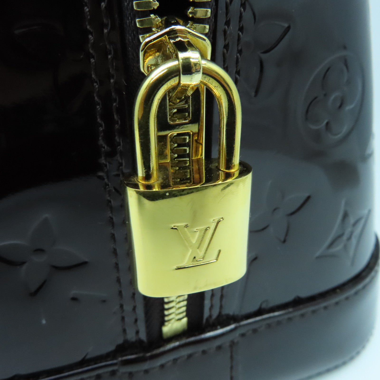 LOUIS VUITTON Monogram Vernis Alma GM金扣手挽袋紫色