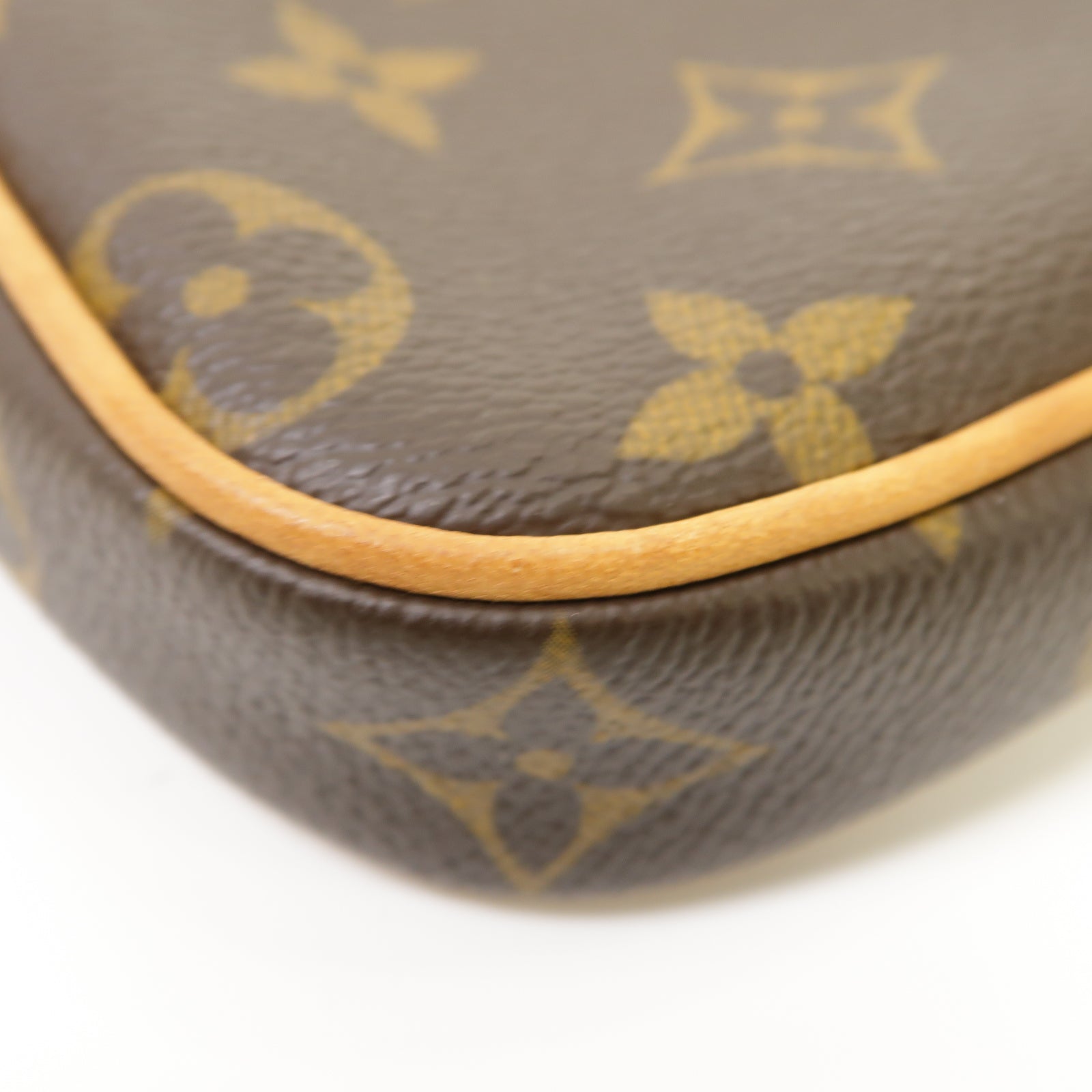 LOUIS VUITTON Monogram Pochette Turam Pouch金扣肩背袋棕色