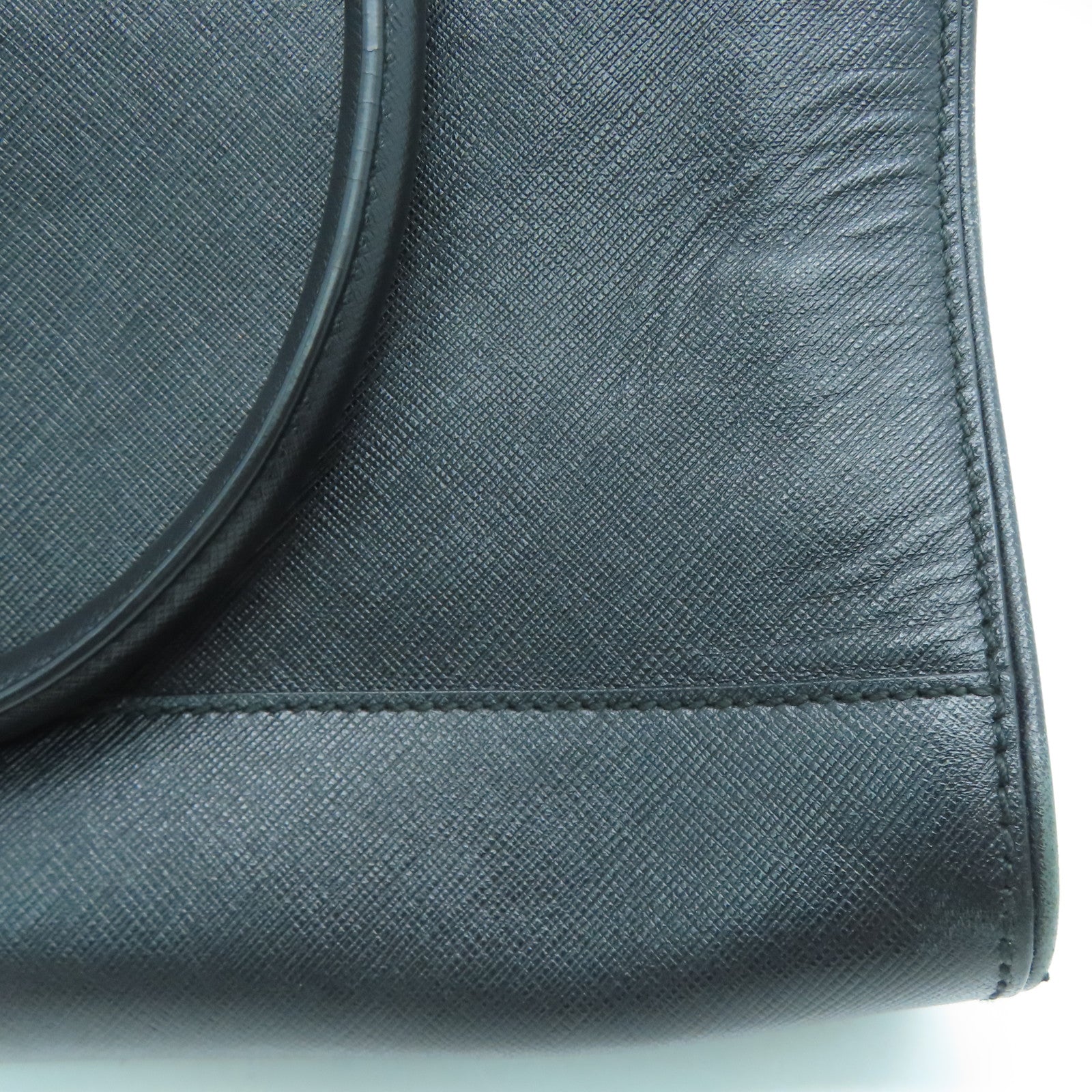 Salvatore Ferragamo 【激減優惠】牛皮皮革Hand Bag銀扣手挽袋黑色