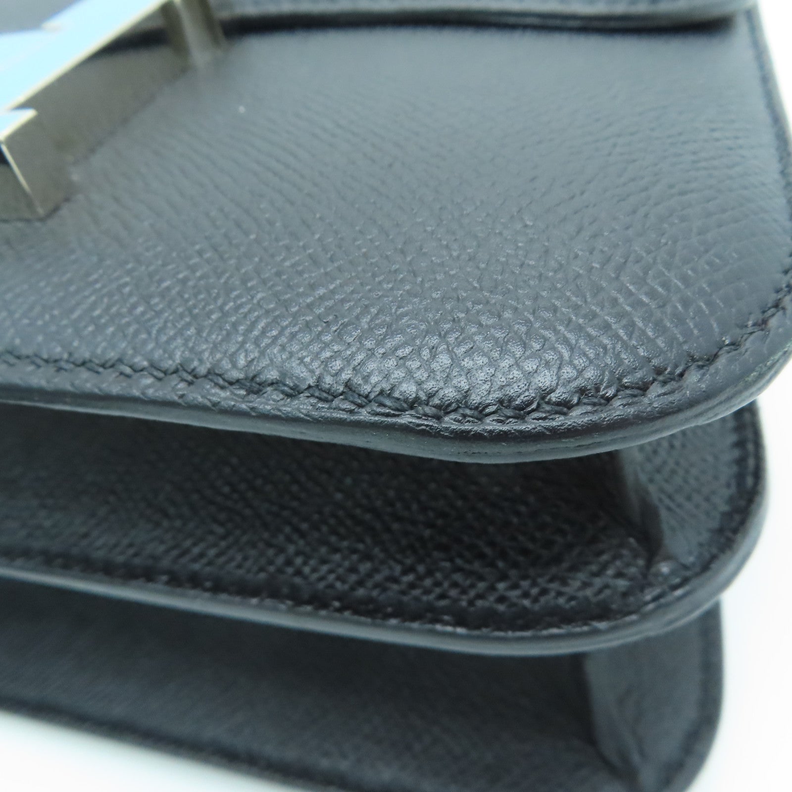 HERMES 【激减优惠】Epsom皮革Constance 24 Enamel银扣肩背袋Noir/黑色