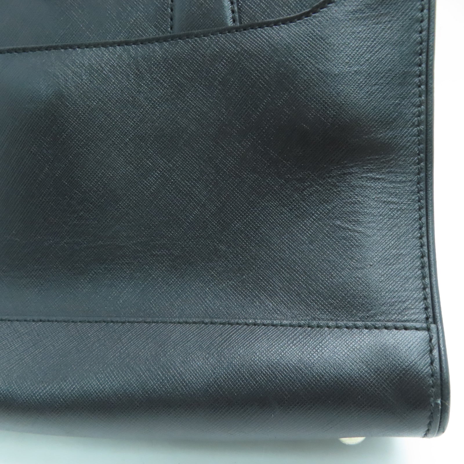 Salvatore Ferragamo 【激減優惠】牛皮皮革Hand Bag銀扣手挽袋黑色