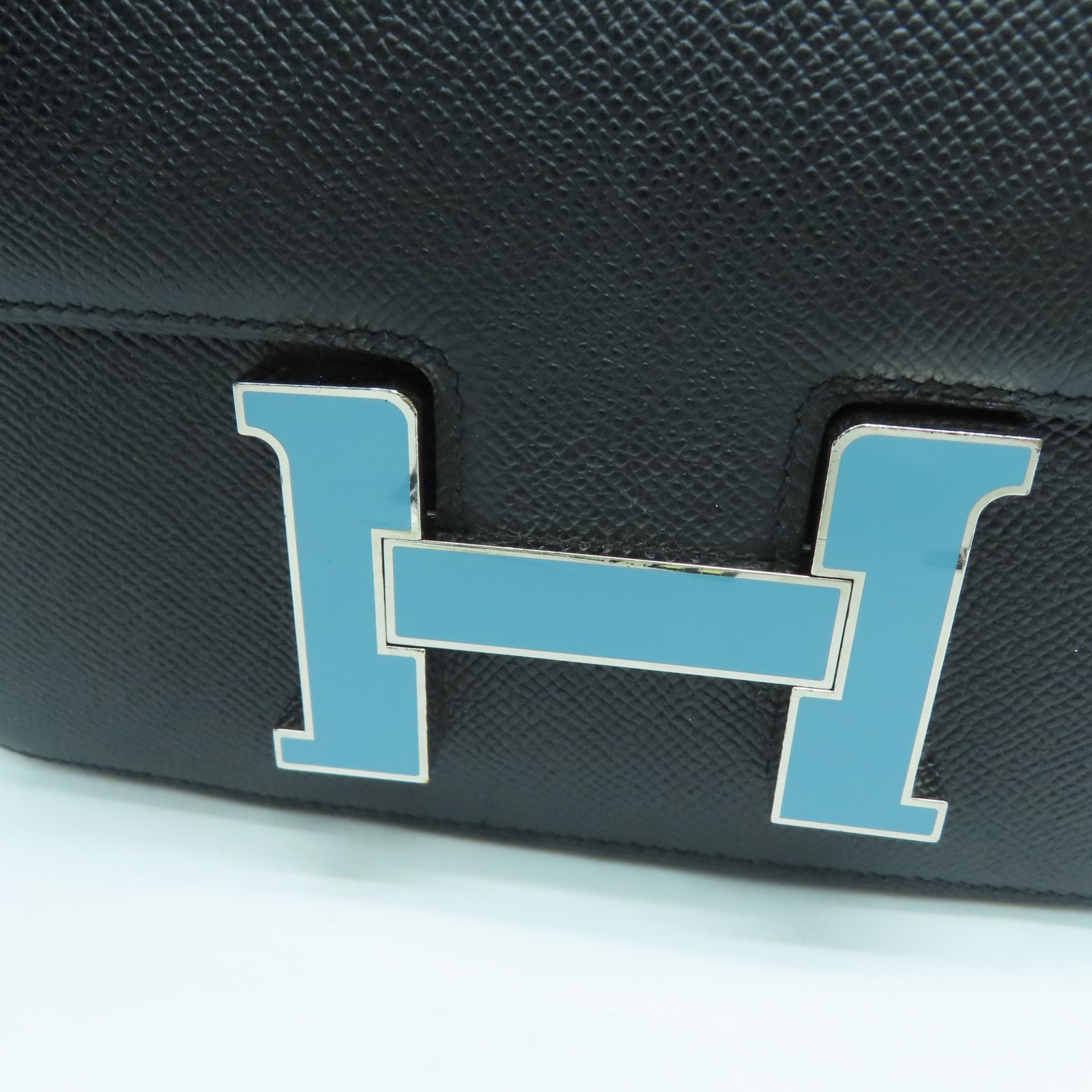 HERMES 【激减优惠】Epsom皮革Constance 24 Enamel银扣肩背袋Noir/黑色
