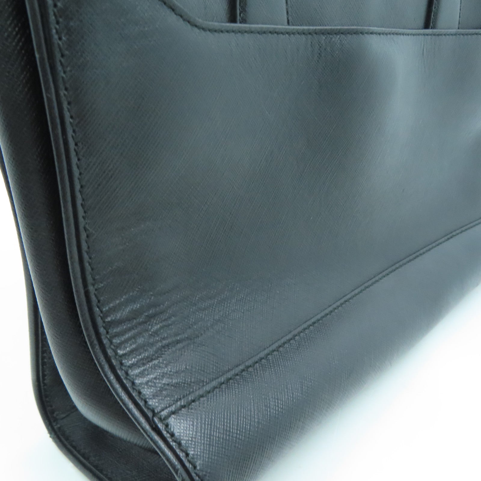 Salvatore Ferragamo 【激減優惠】牛皮皮革Hand Bag銀扣手挽袋黑色