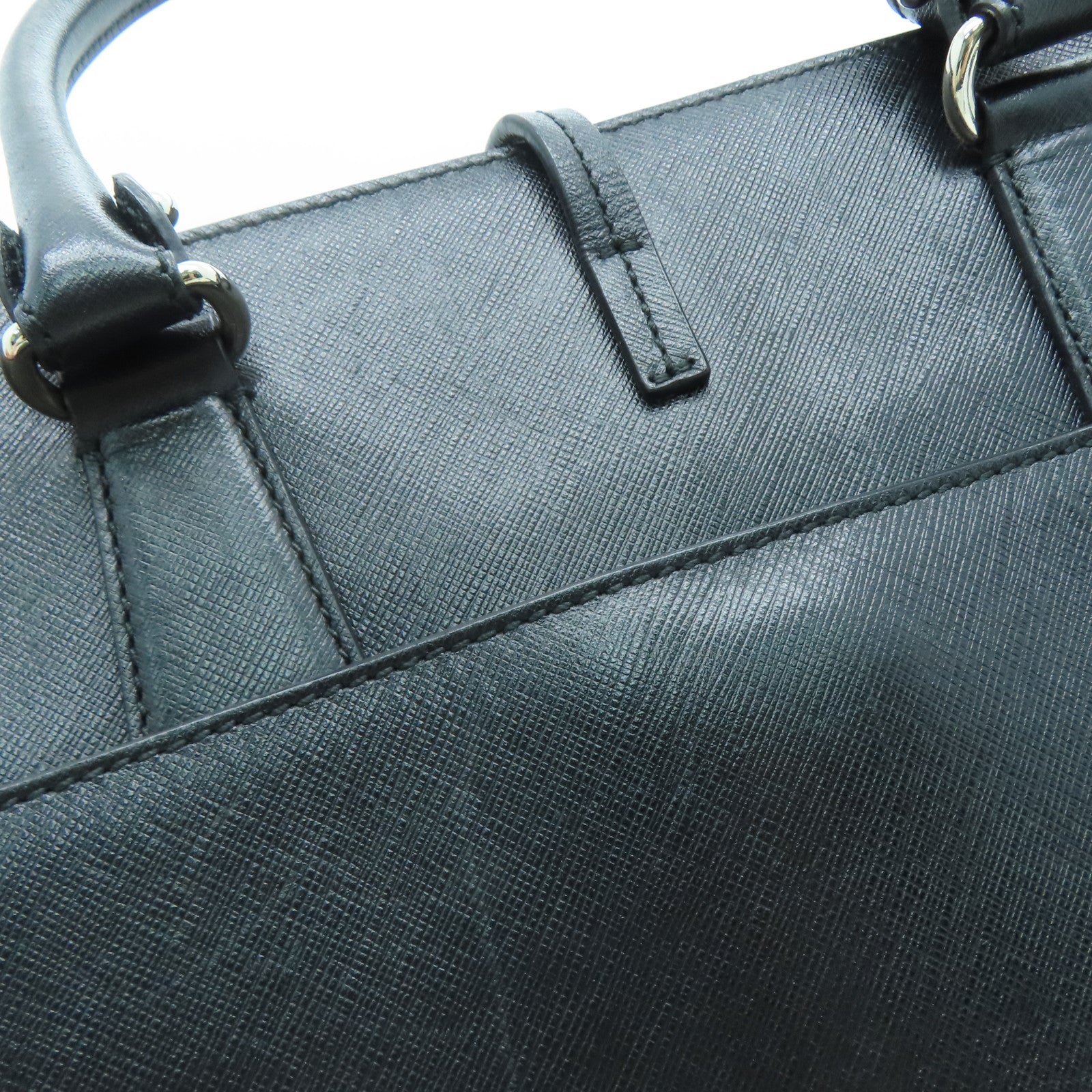 Salvatore Ferragamo 【激減優惠】牛皮皮革Hand Bag銀扣手挽袋黑色