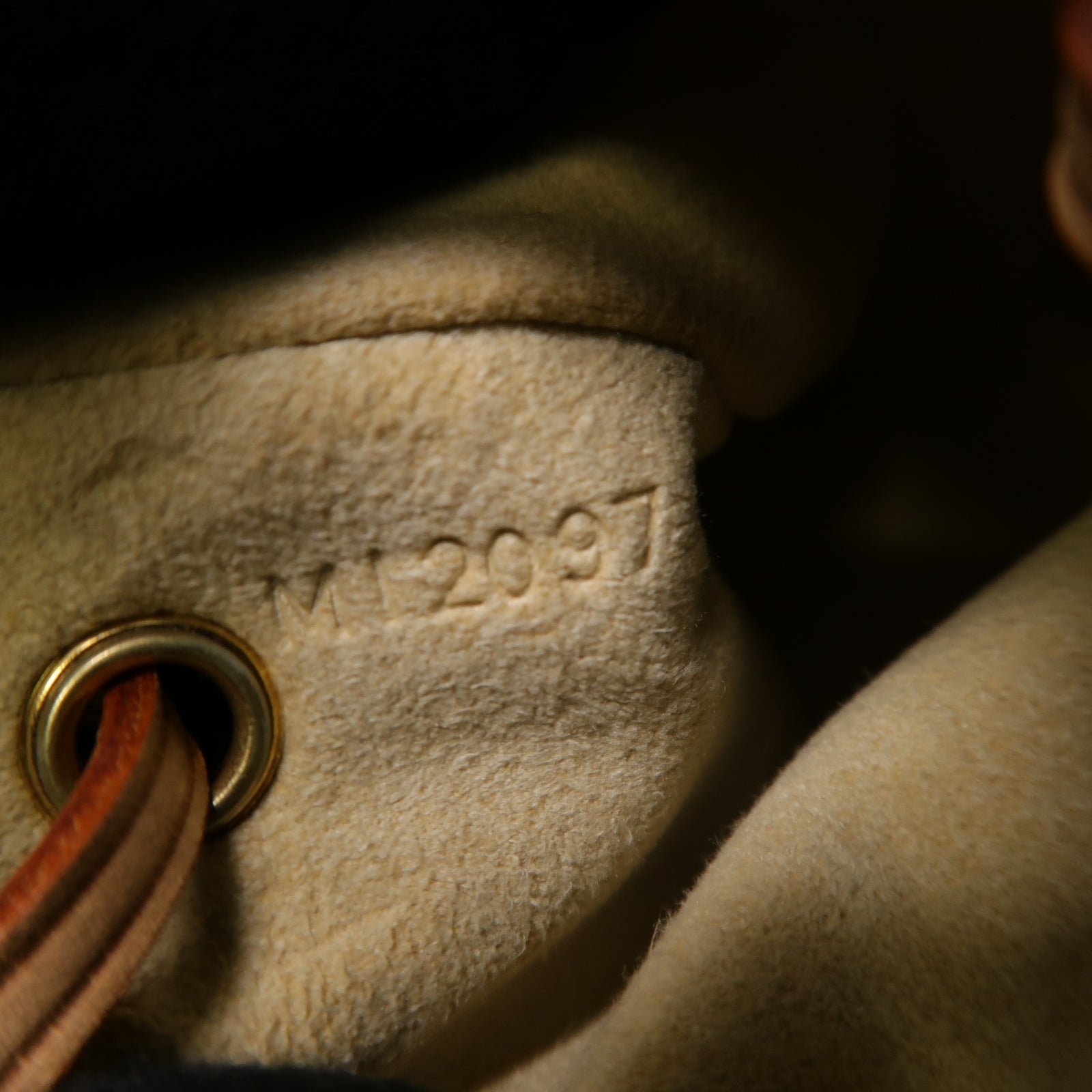 LOUIS VUITTON Monogram Pochette Turam Pouch金扣肩背袋棕色
