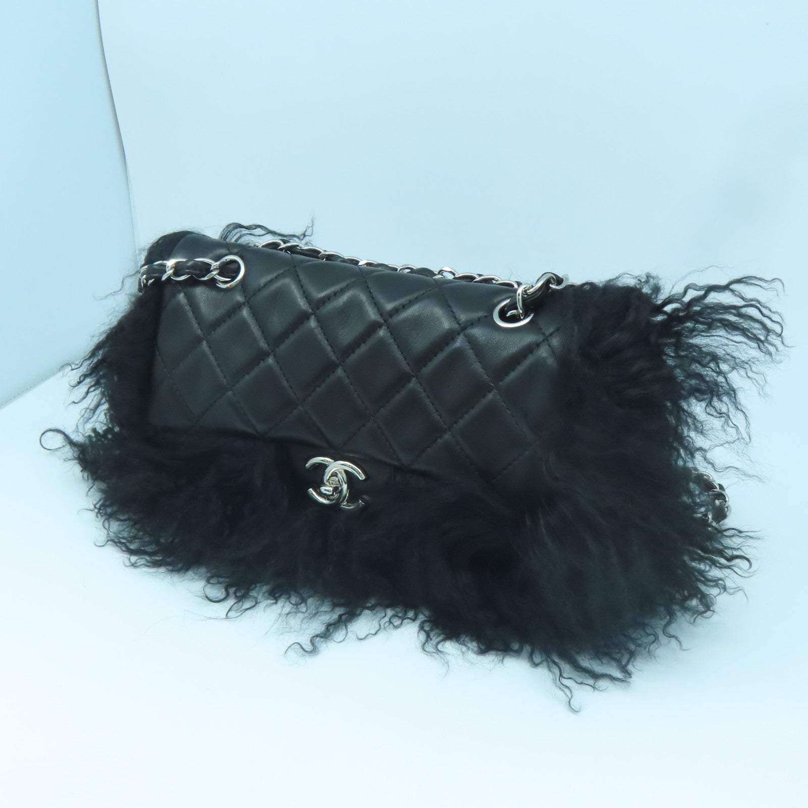 CHANEL rhombic cowhide leather / furry Chain Shoulder Bag silver buckle chain shoulder bag black
