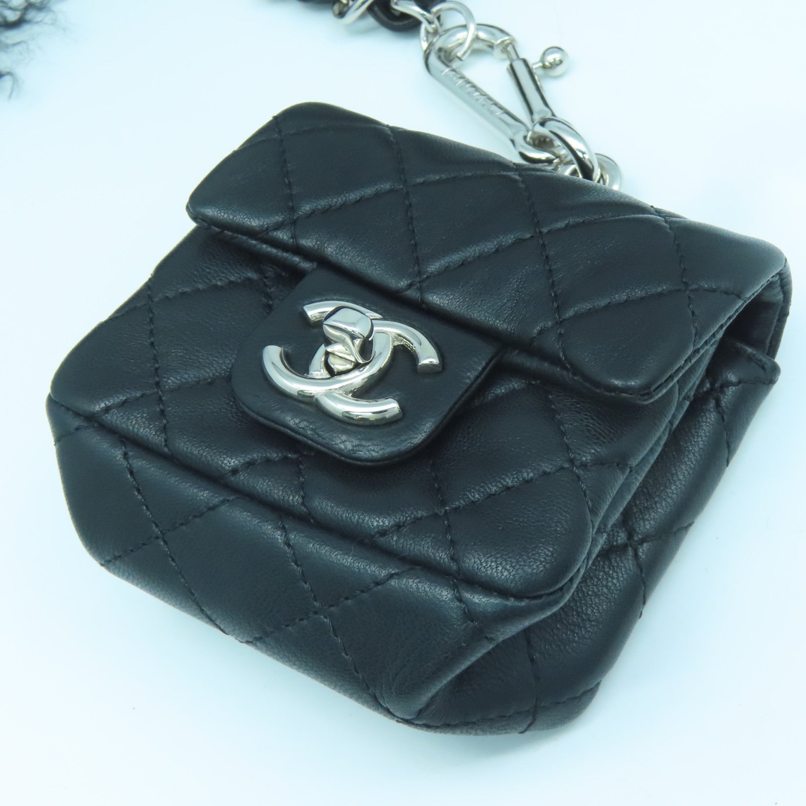 CHANEL rhombic cowhide leather / furry Chain Shoulder Bag silver buckle chain shoulder bag black