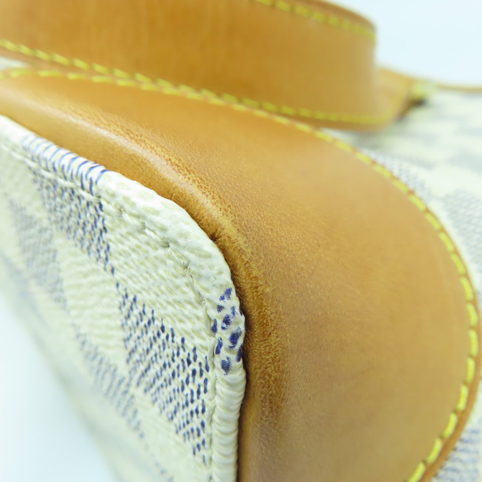 LOUIS VUITTON Damier Azur Hampstead PM金扣肩背袋白色/啡色