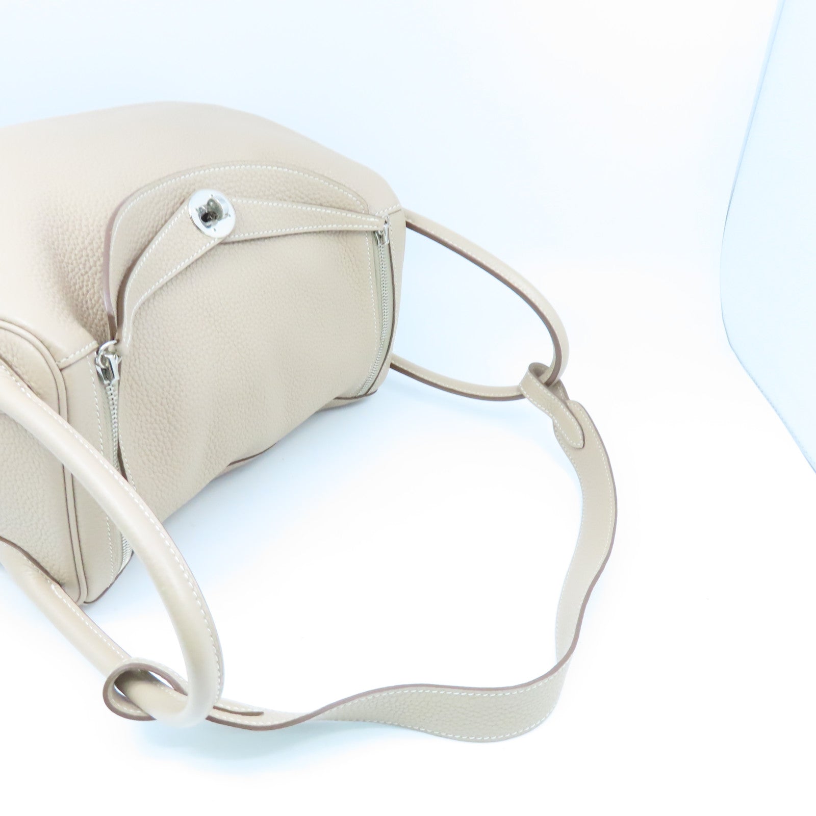 HERMES Clemence皮革Lindy 30銀扣手挽肩背兩用袋Gris Tourterelle米色