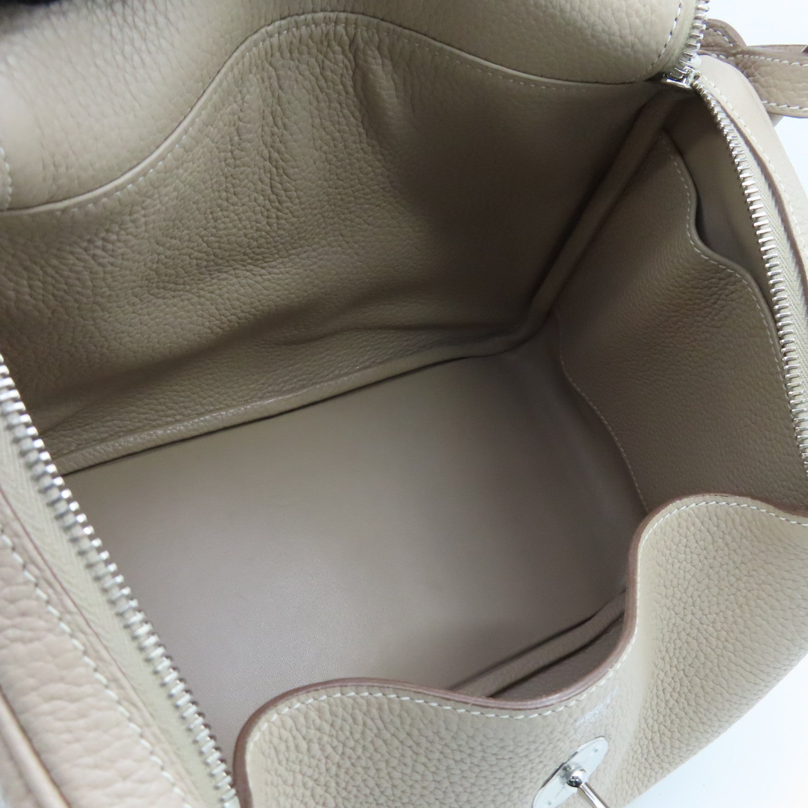 HERMES Clemence皮革Lindy 30銀扣手挽肩背兩用袋Gris Tourterelle米色