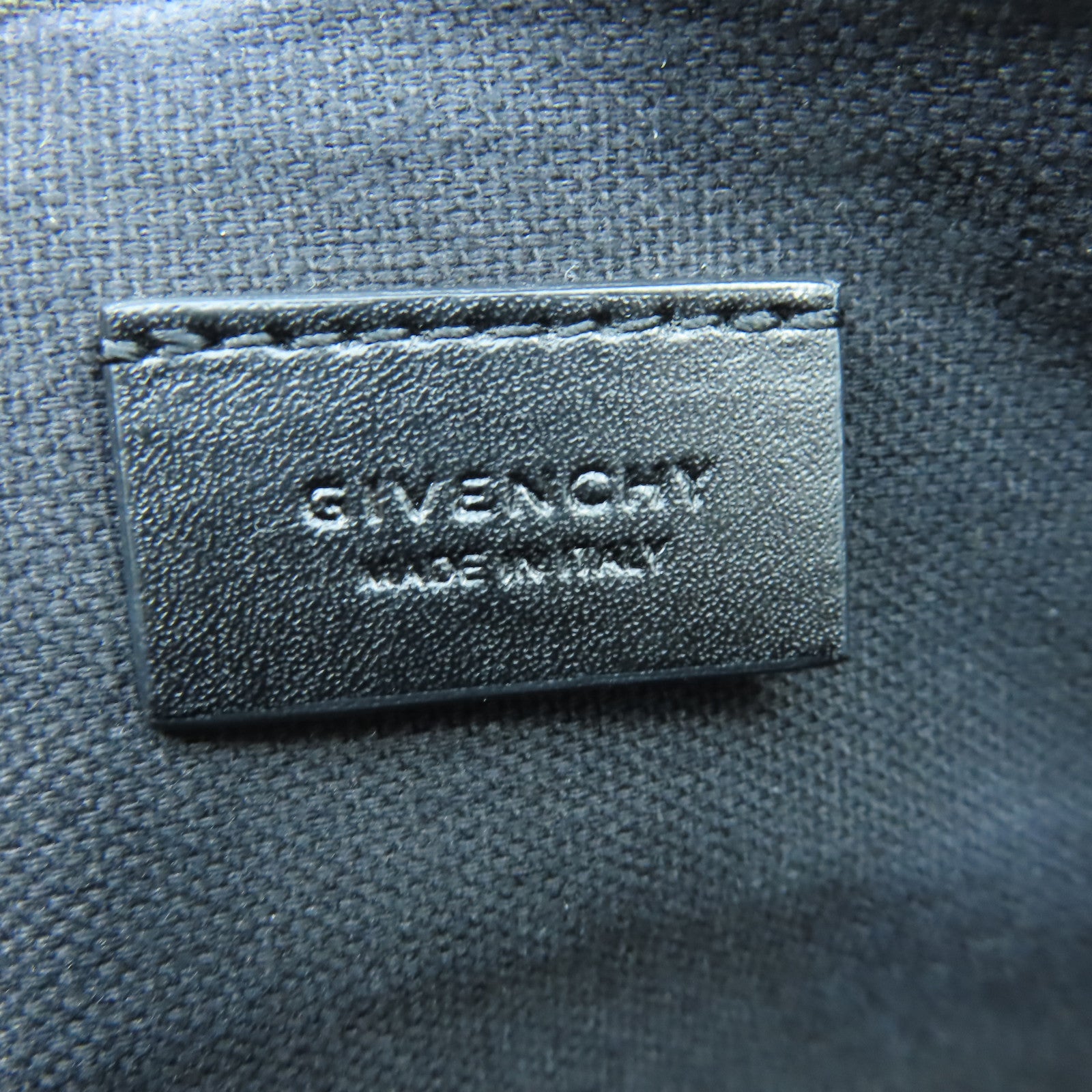 GIVENCHY 牛皮皮革Clutch銀扣手拿包黑色