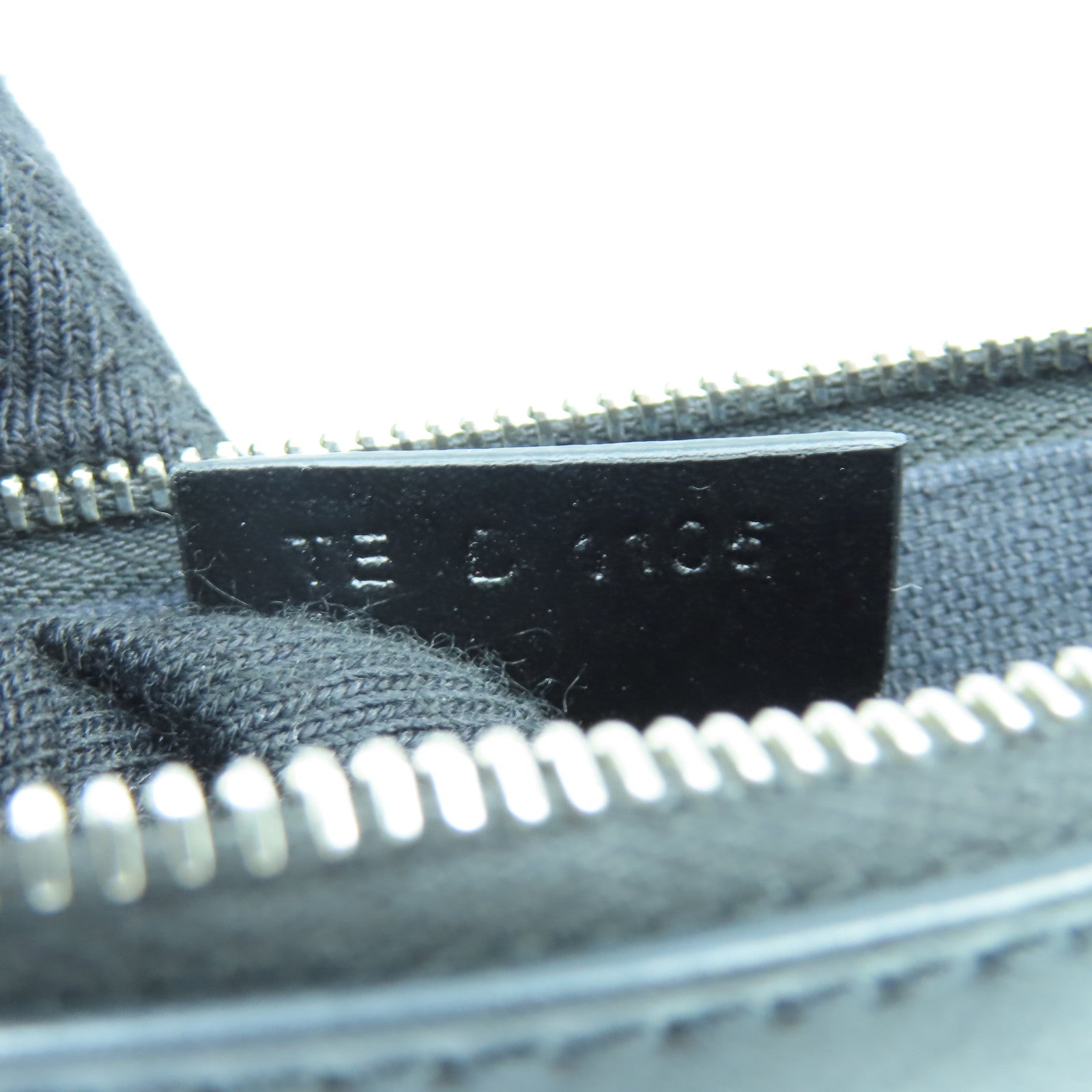 GIVENCHY 牛皮皮革Clutch銀扣手拿包黑色