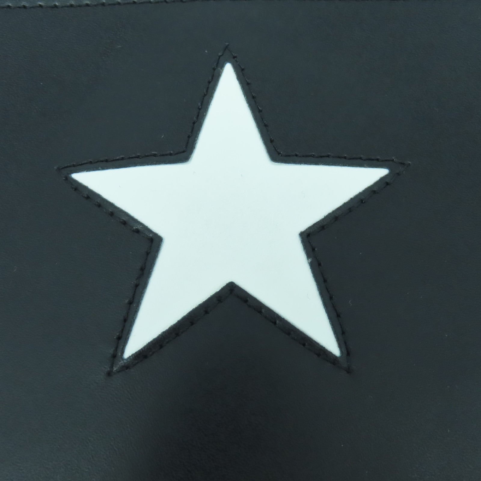 GIVENCHY 牛皮皮革Clutch銀扣手拿包黑色