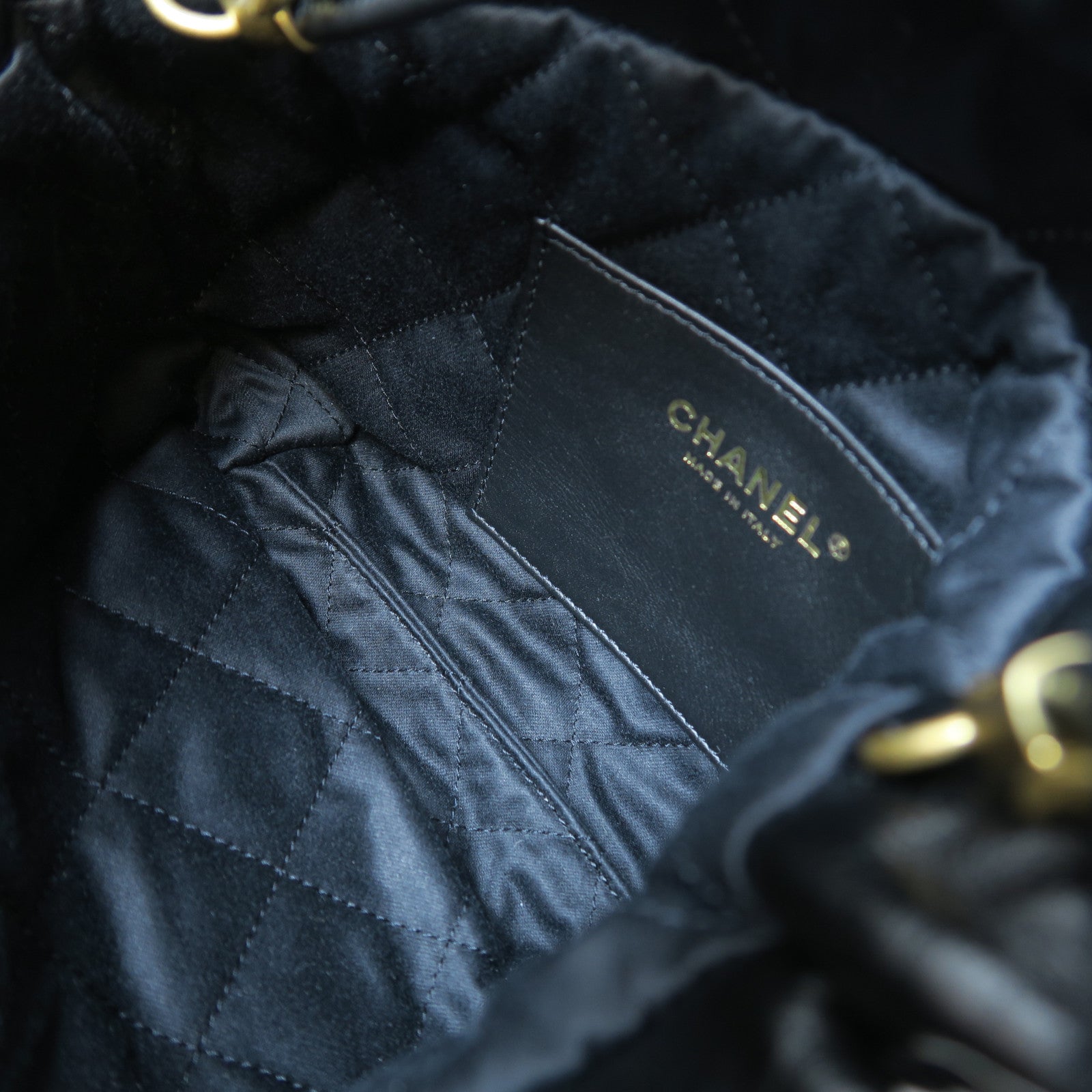CHANEL 菱格牛皮皮革Mini 22金扣手挽肩背兩用袋黑色