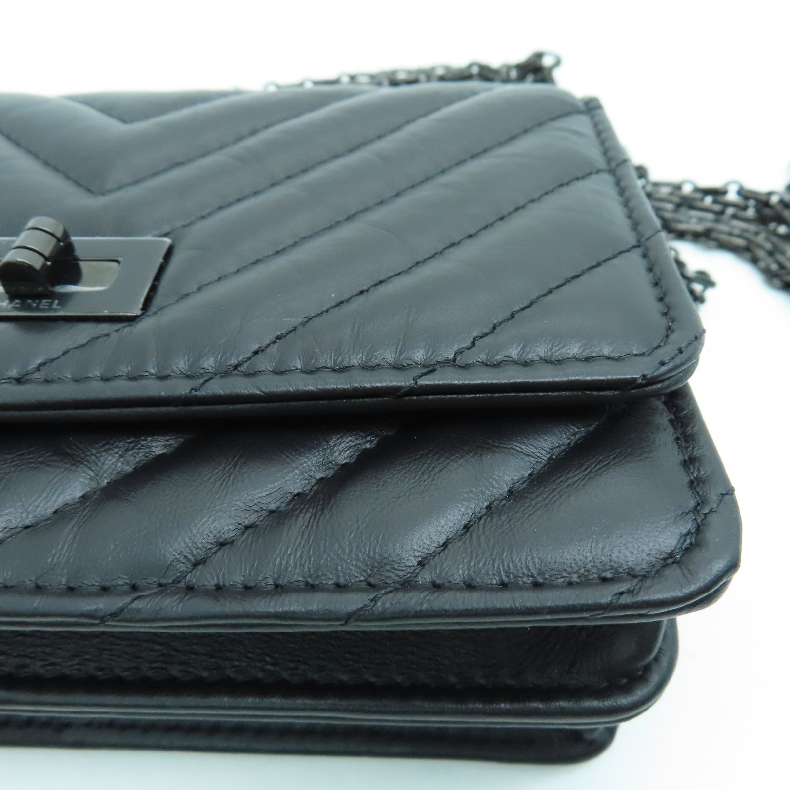 CHANEL 斜紋牛皮皮革2.55 Chain Shoulder鏈帶肩背袋黑色