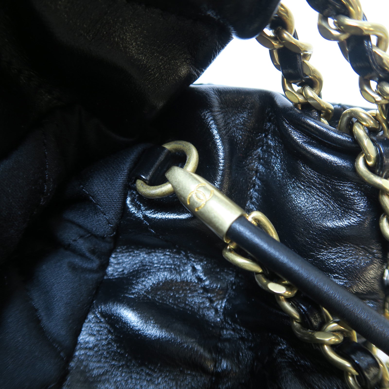CHANEL 菱格牛皮皮革Mini 22金扣手挽肩背兩用袋黑色