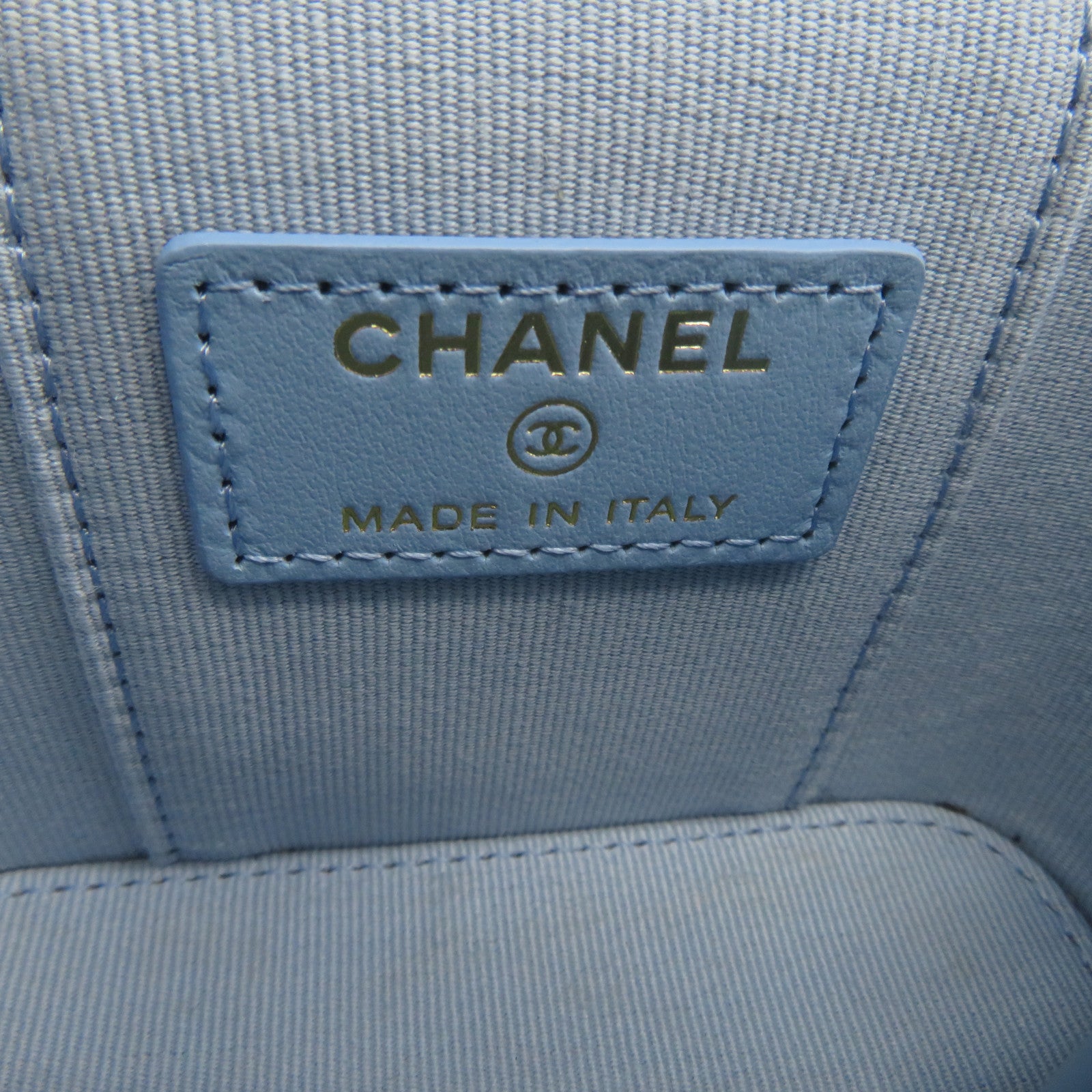 CHANEL 菱格羊皮皮革Chain Shoulder金扣鏈帶肩背袋淺藍色