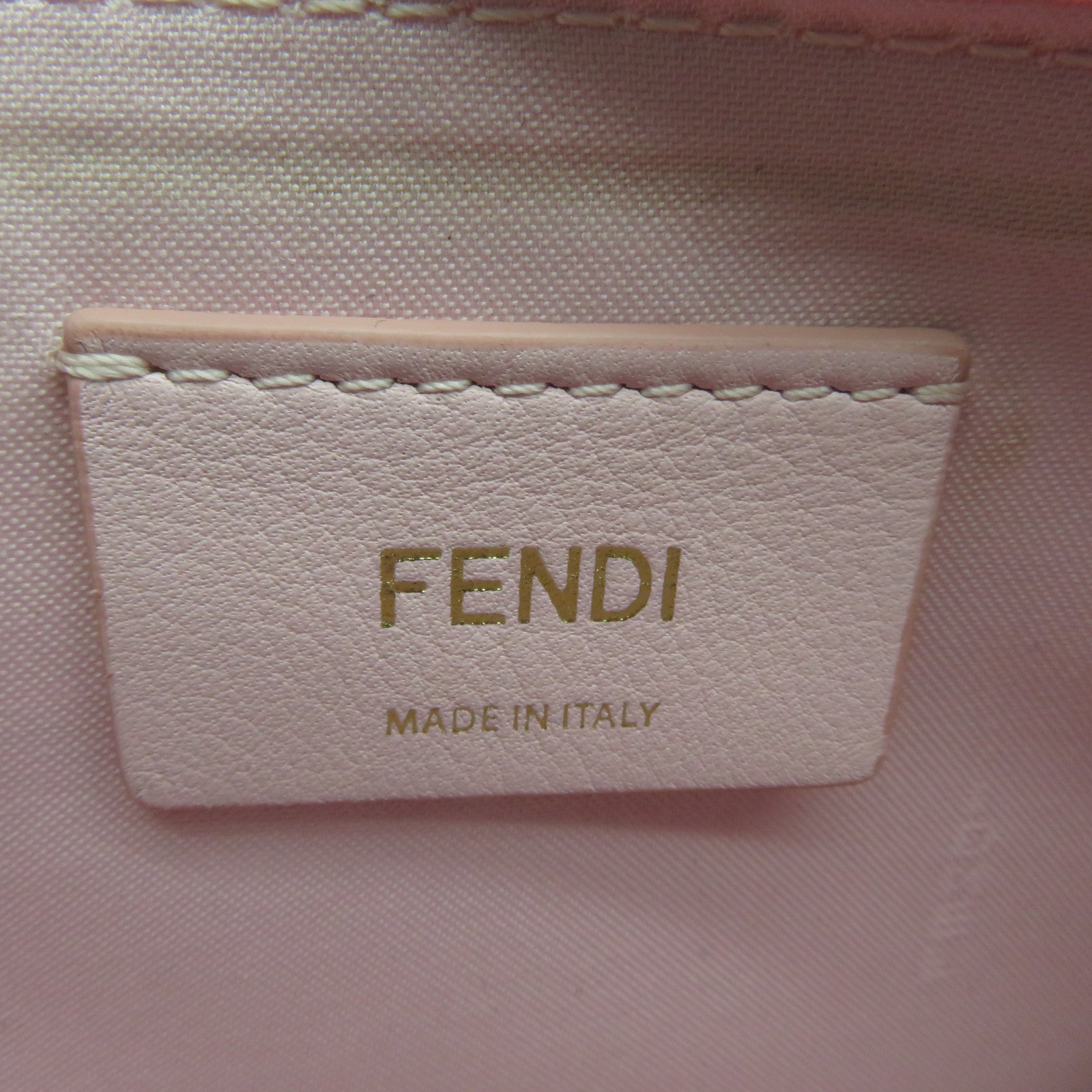 FENDI 牛皮皮革Wallet On Chain金扣肩背袋粉紅色