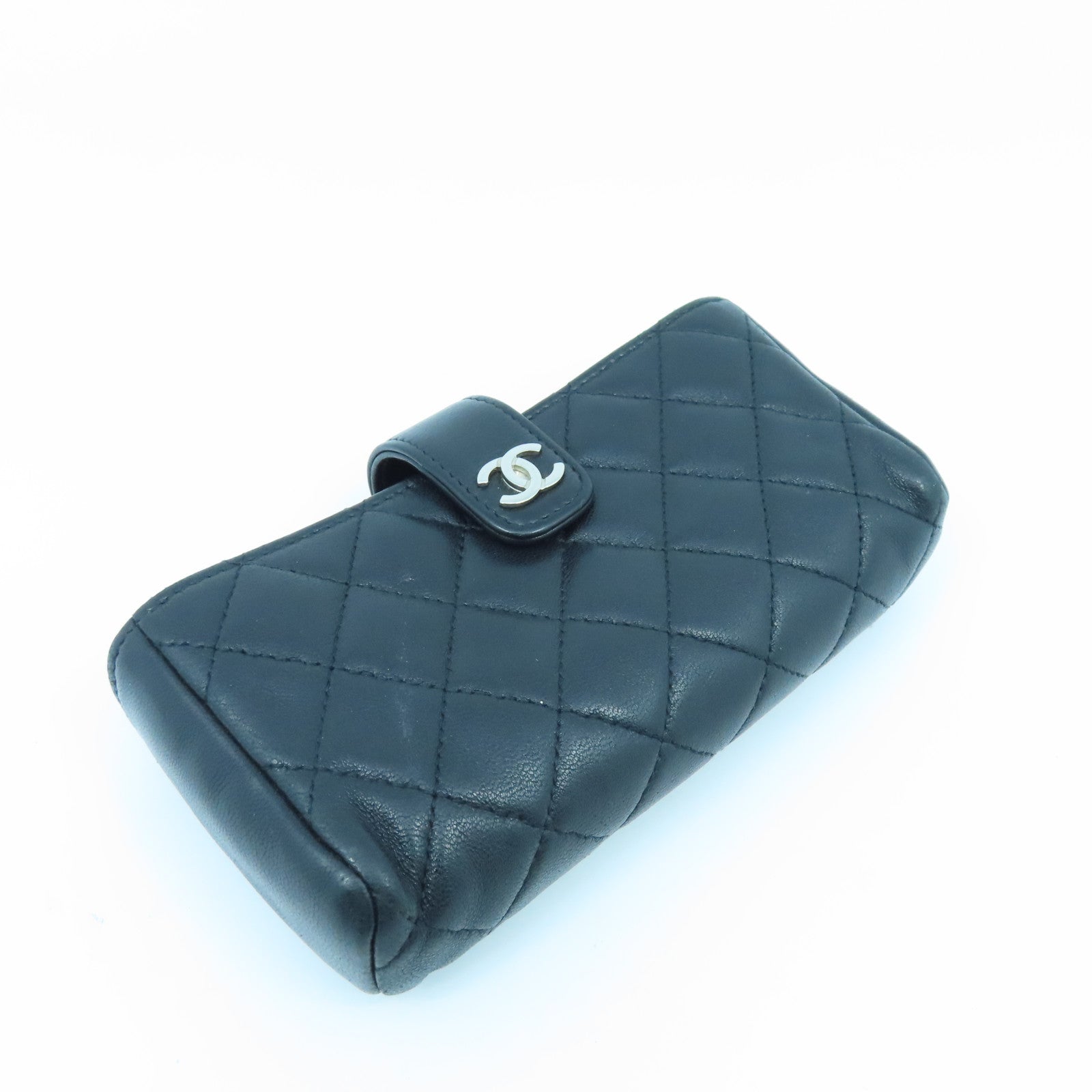 CHANEL 菱格羊皮皮革Pouch銀扣手拿包黑色