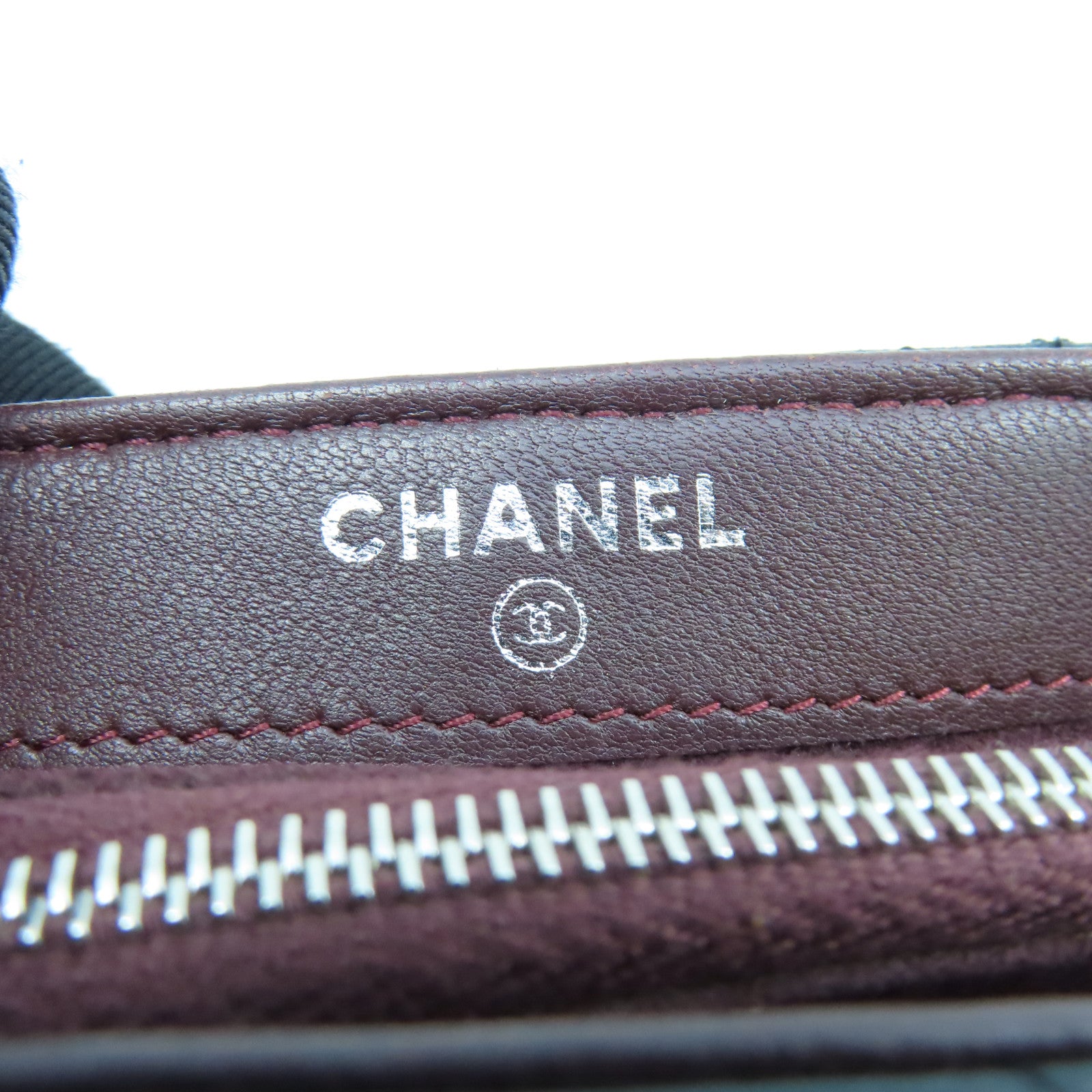 CHANEL 菱格羊皮皮革Pouch銀扣手拿包黑色