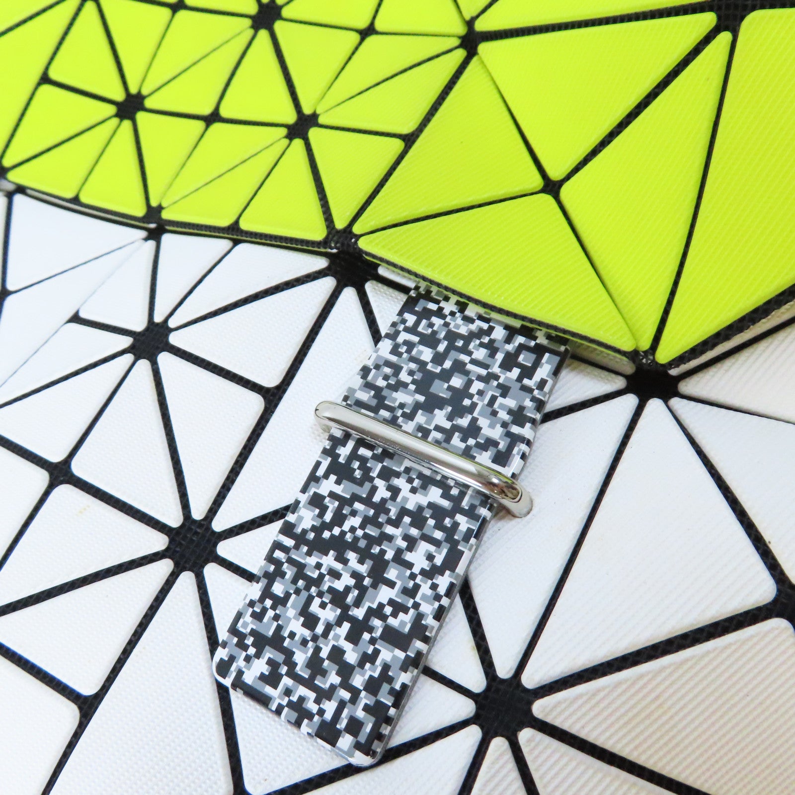 ISSEY MIYAKE PVC Messenger Bag銀扣肩背袋白色/黃色