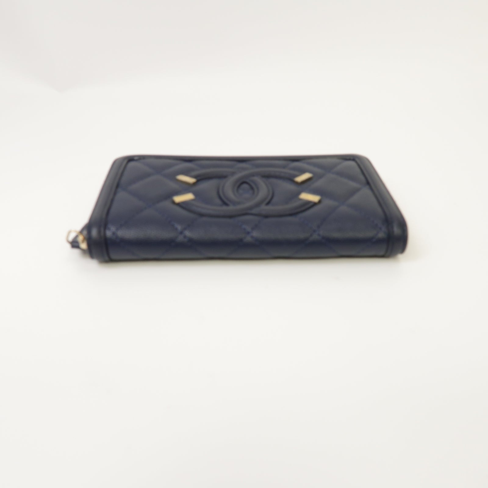CHANEL 菱格Caviar皮革Zipped Wallet金扣錢包深藍色