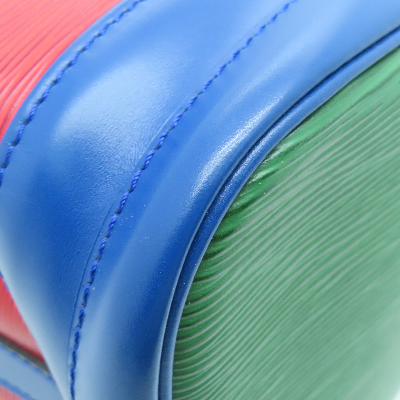 LOUIS VUITTON Epi Noe Tricolor金扣肩背袋紅色/藍色/綠色