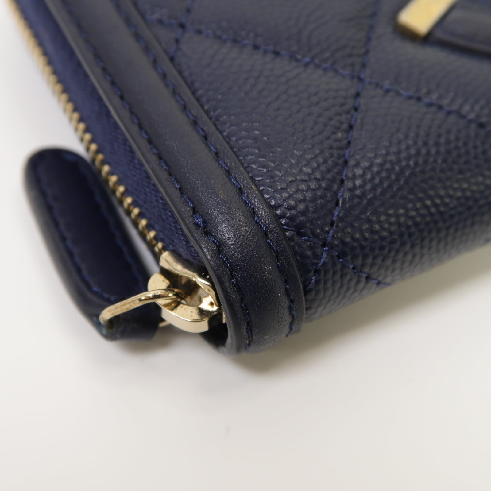CHANEL 菱格Caviar皮革Zipped Wallet金扣錢包深藍色