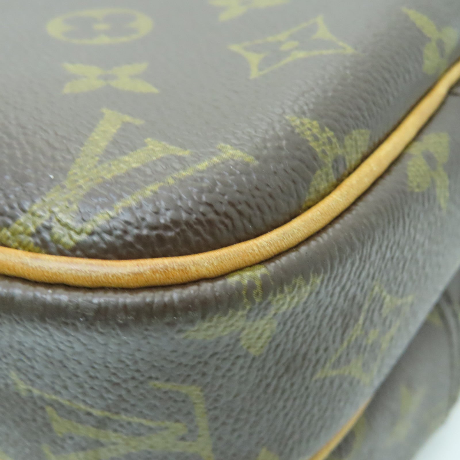 LOUIS VUITTON Monogram Reporter Gold Buckle Shoulder Bag Brown