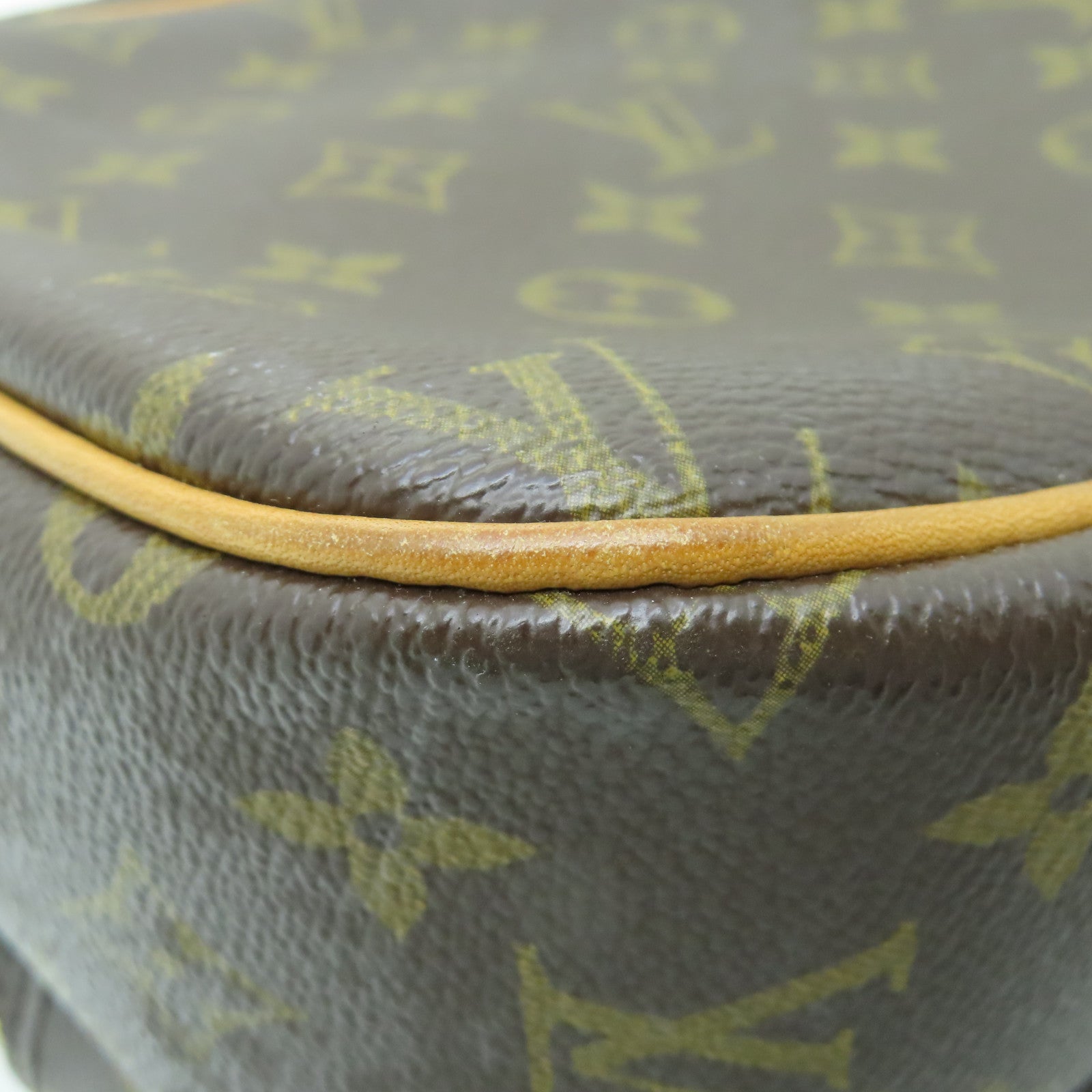 LOUIS VUITTON Monogram Reporter Gold Buckle Shoulder Bag Brown