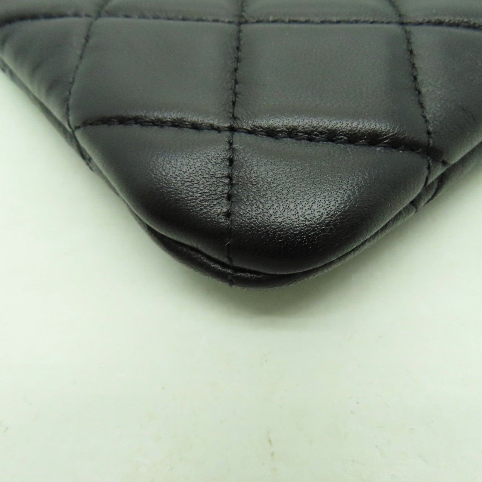 CHANEL 菱格羊皮皮革Clutch銀扣手拿包黒色
