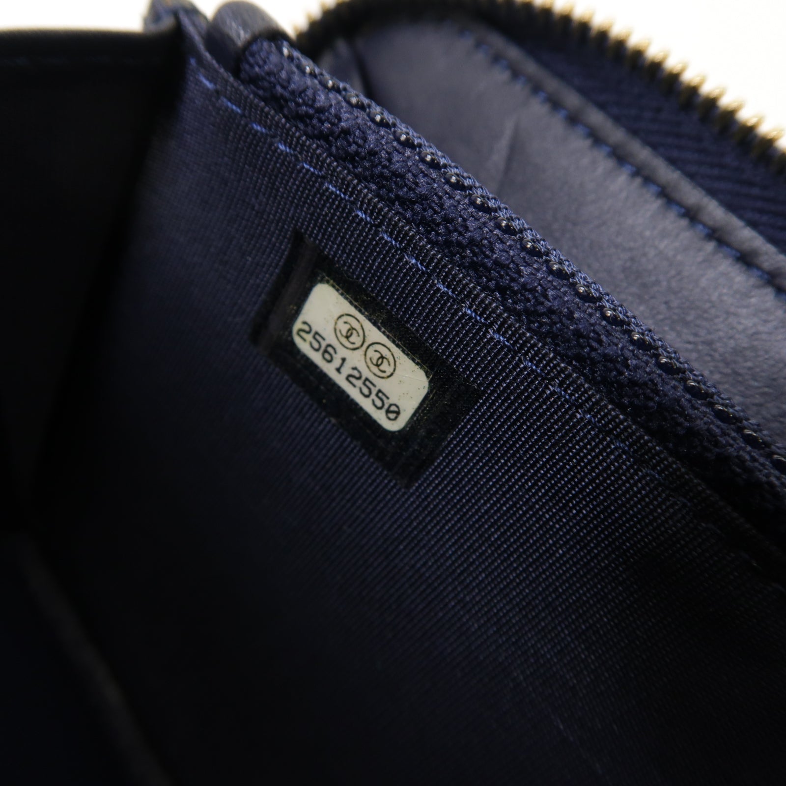 CHANEL 菱格Caviar皮革Zipped Wallet金扣錢包深藍色
