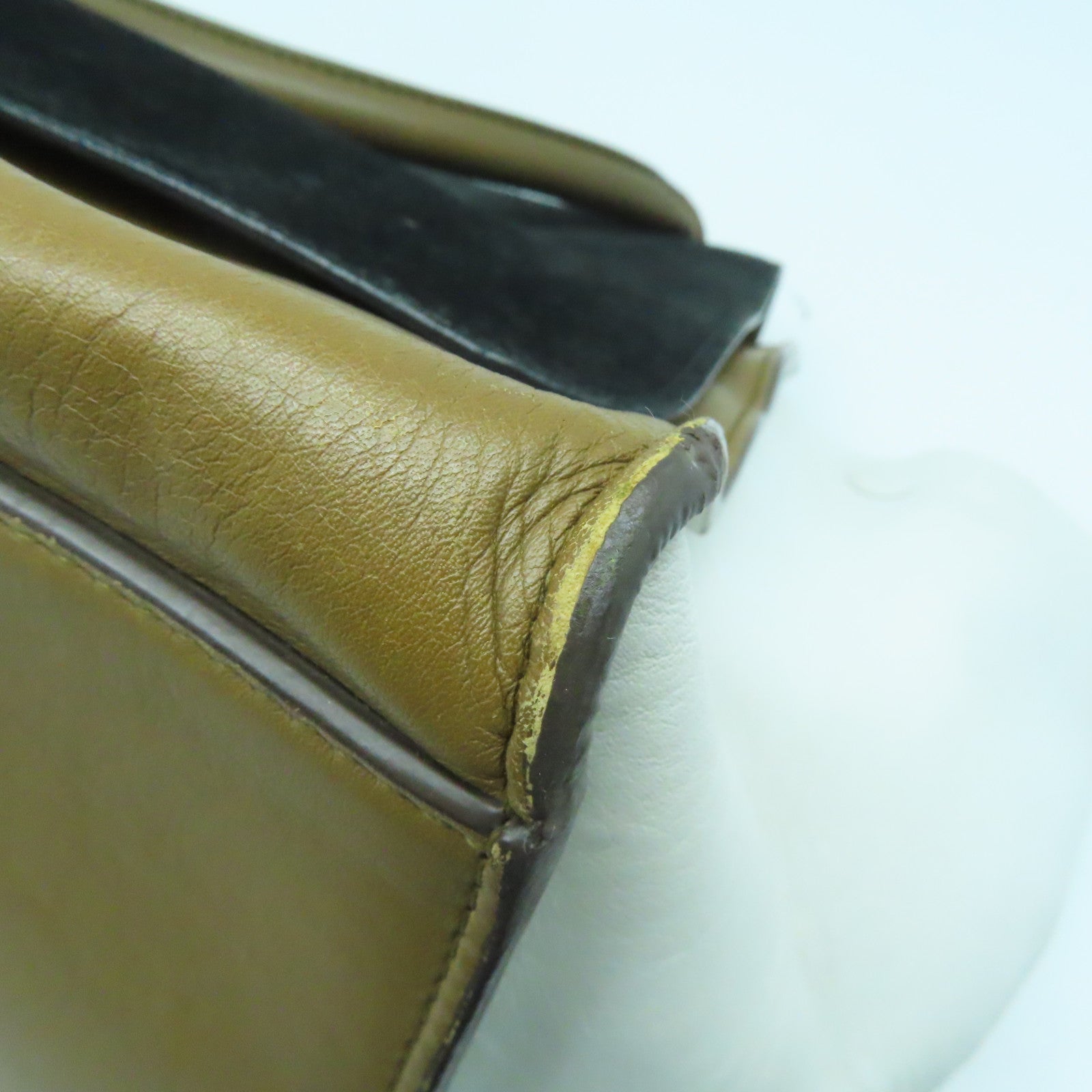 CELINE 牛皮皮革Shoulder Bag金扣肩背袋白色啡色