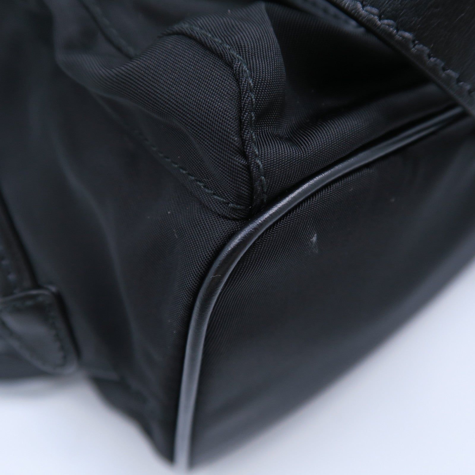 PRADA 尼龍Backpack金扣背包黑色
