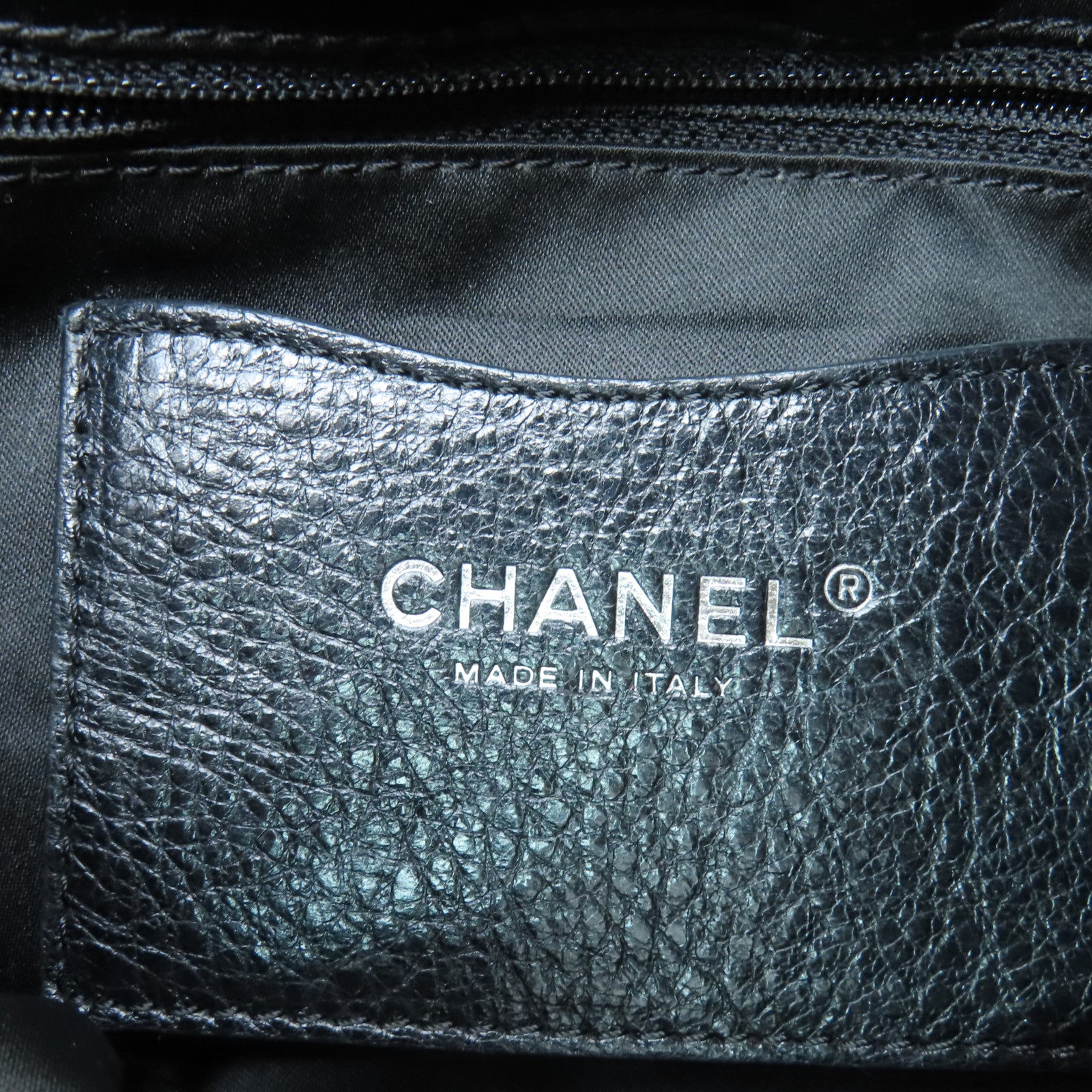 CHANEL diamond leather leather Totebag silver buckle shoulder bag black