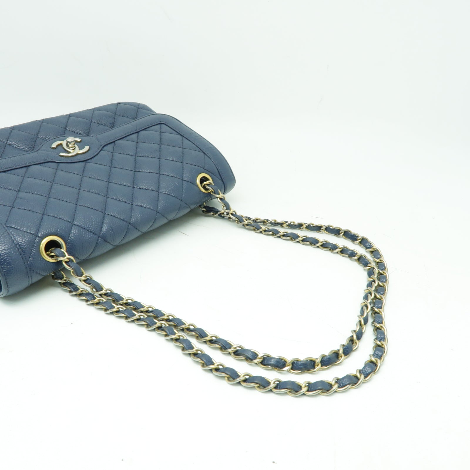 CHANEL 菱格Caviar皮革Chain Shoulder金扣鏈帶肩背袋深藍色