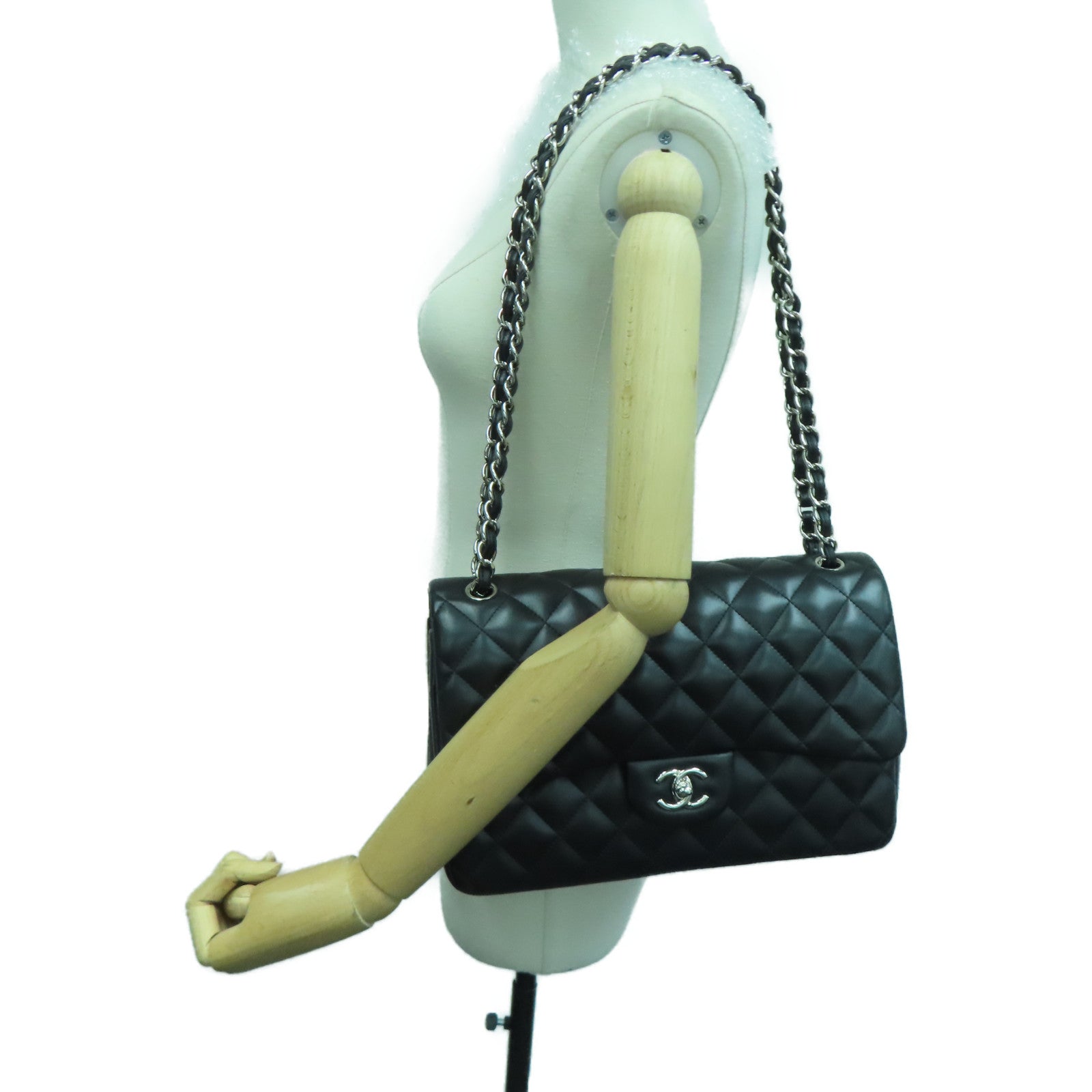 CHANEL 菱格羊皮皮革Classic銀扣肩背袋黑色