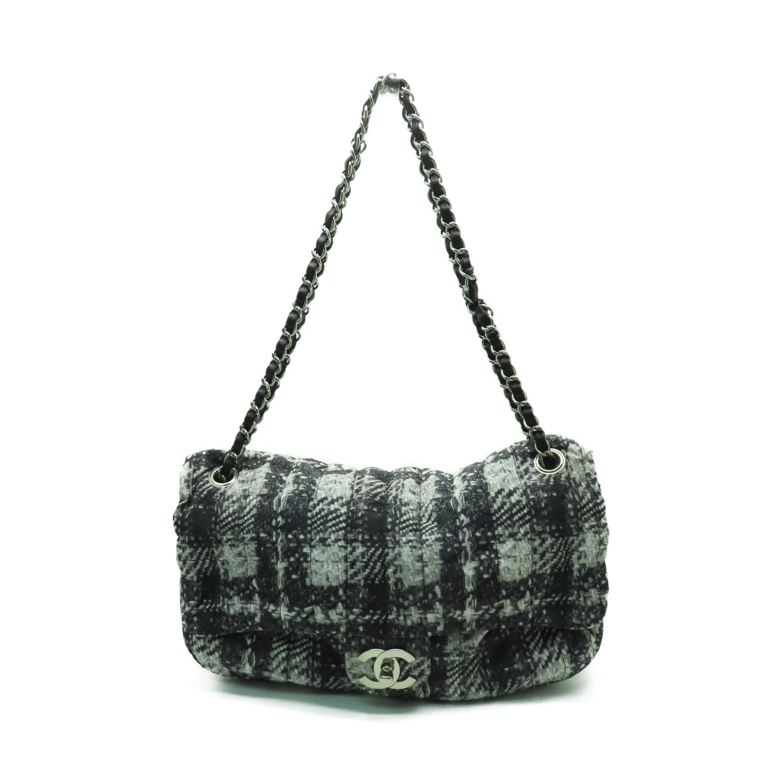 CHANEL 尼龍Chain Shoulder銀扣鏈帶肩背袋黑色/白色