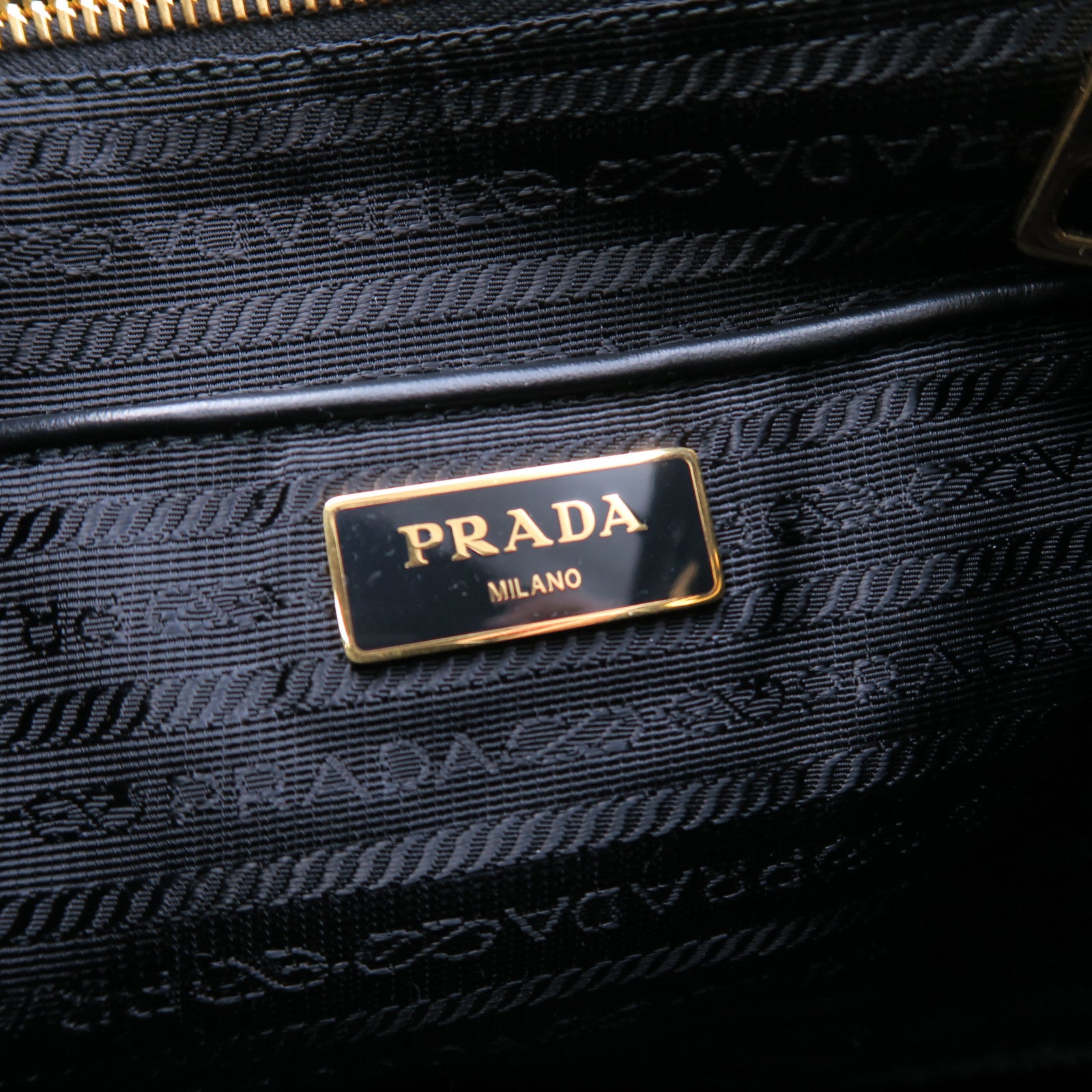 PRADA 尼龍Backpack金扣背包黑色
