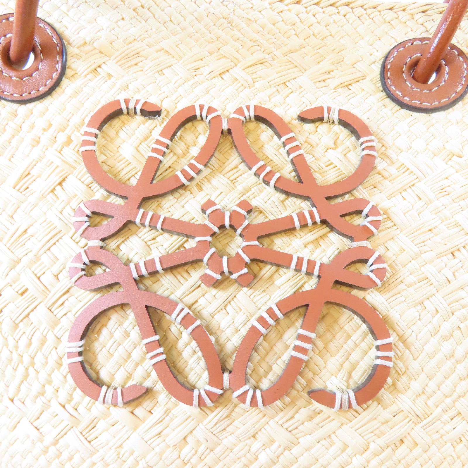 LOEWE 藤料Anagram Basket Bag手挽袋米色/啡色