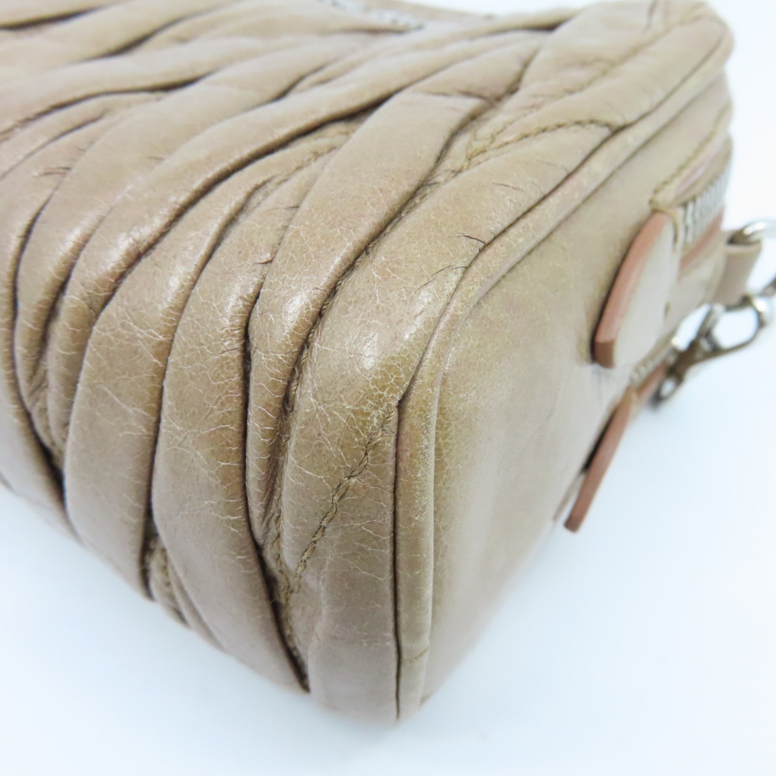 Miu Miu 牛皮皮革Chain Shoulder bag银扣链带肩背袋米色