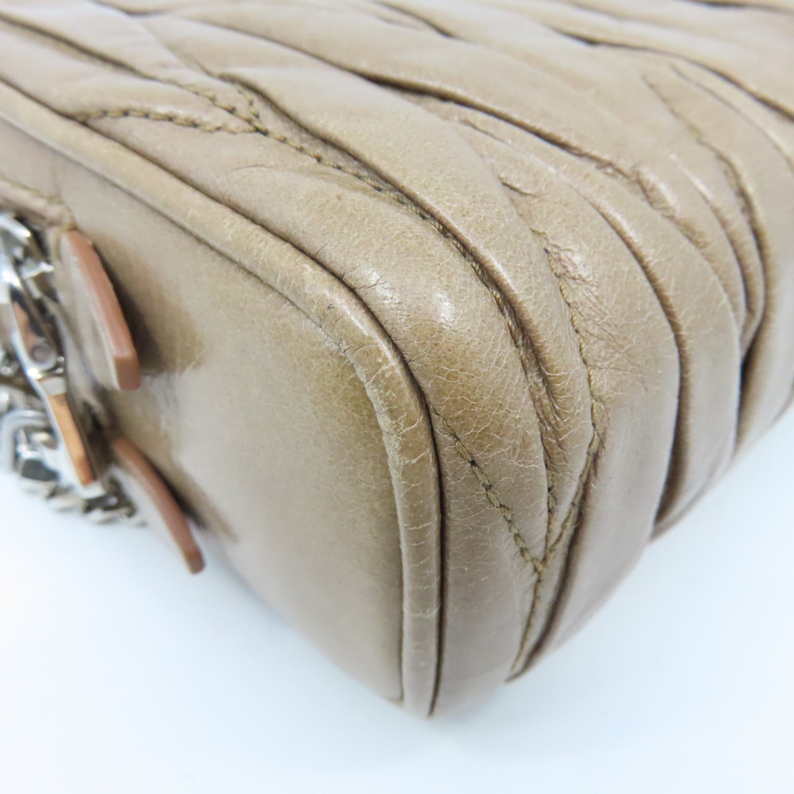 Miu Miu 牛皮皮革Chain Shoulder bag银扣链带肩背袋米色