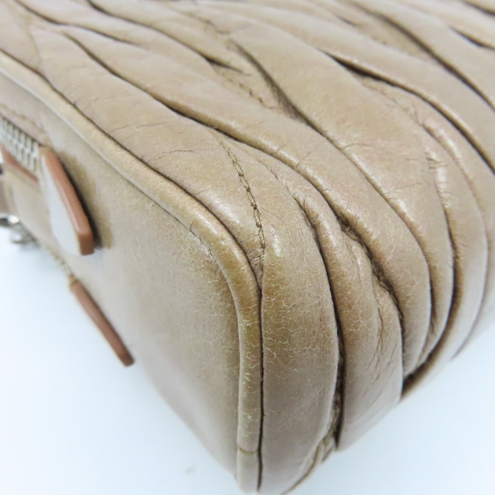 Miu Miu 牛皮皮革Chain Shoulder bag银扣链带肩背袋米色