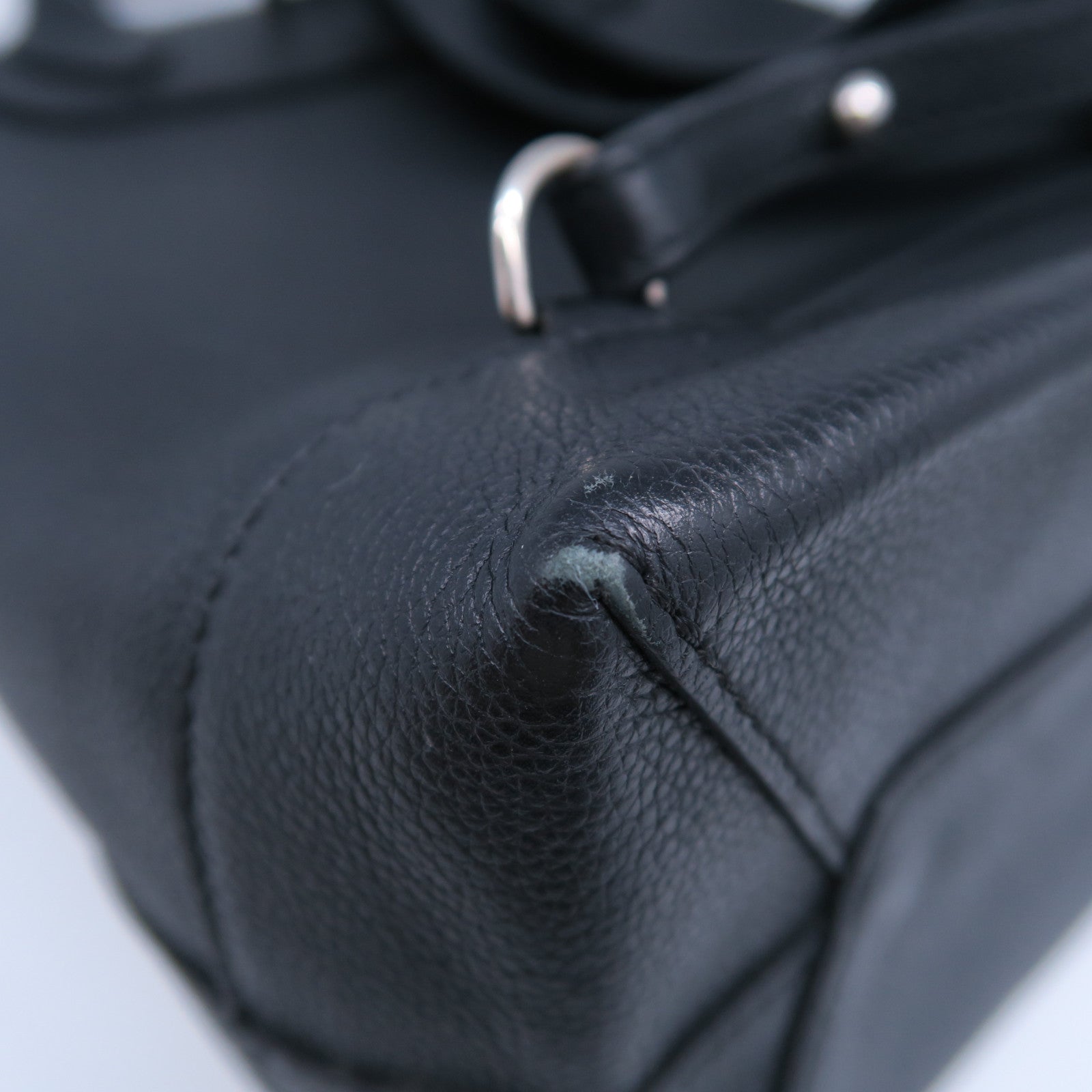 LOUIS VUITTON 牛皮皮革Lockme Backpack銀扣背包黑色