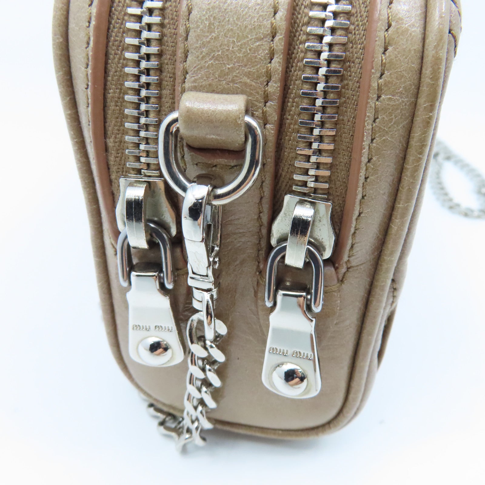 Miu Miu 牛皮皮革Chain Shoulder bag银扣链带肩背袋米色