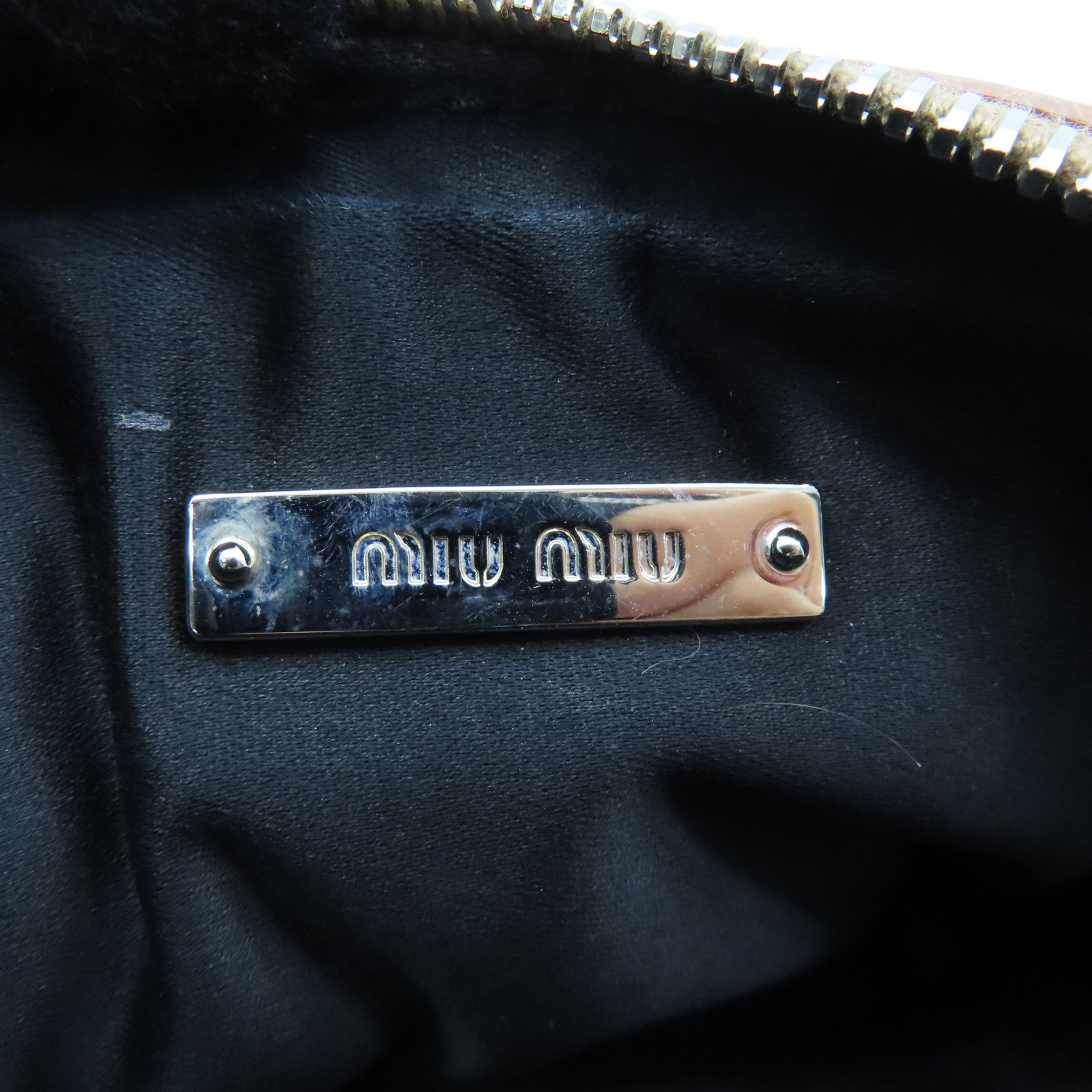 Miu Miu 牛皮皮革Chain Shoulder bag银扣链带肩背袋米色