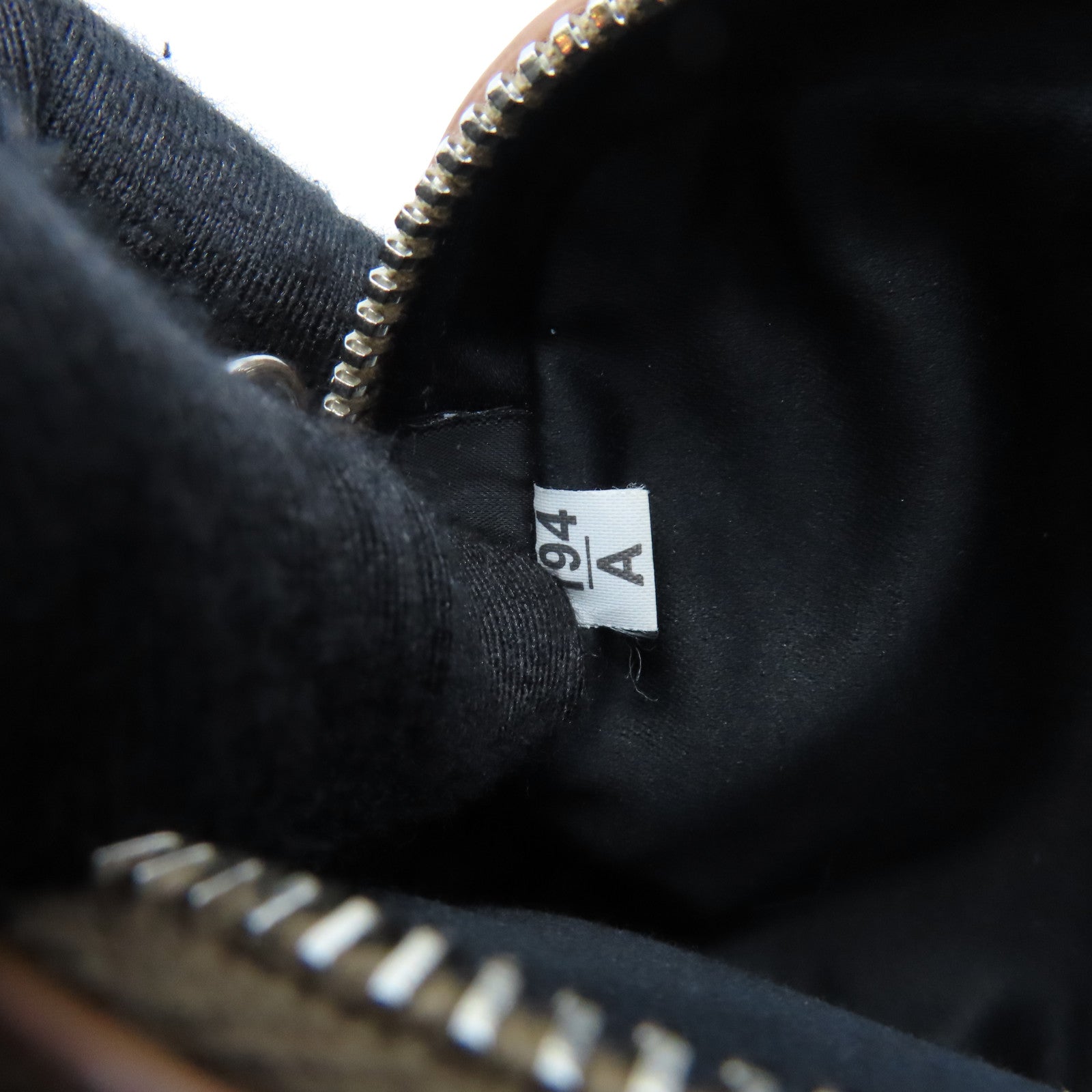 Miu Miu 牛皮皮革Chain Shoulder bag银扣链带肩背袋米色